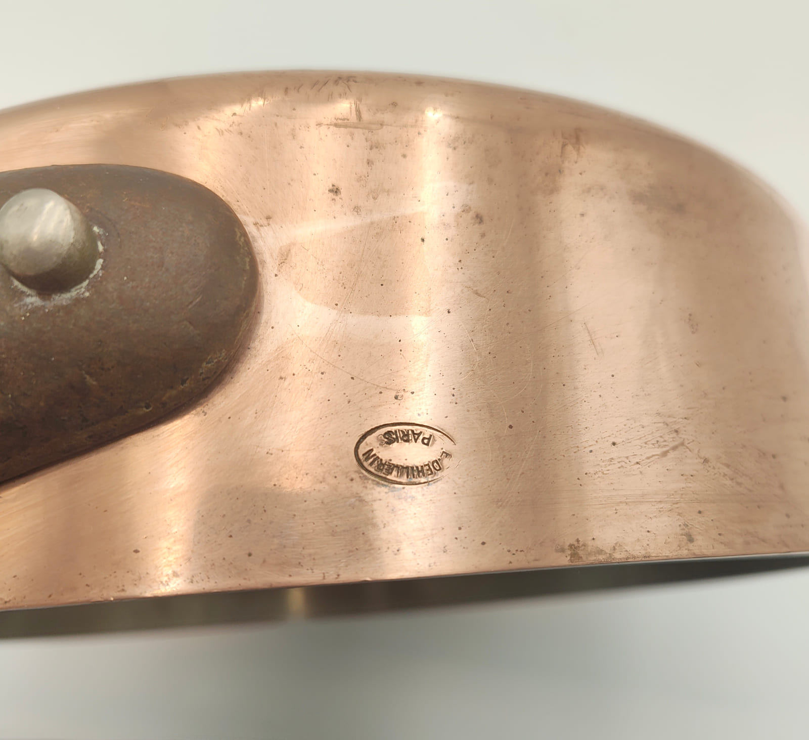 E. Dehillerin Paris oval maker’s stamp on vintage French copper sauté pan