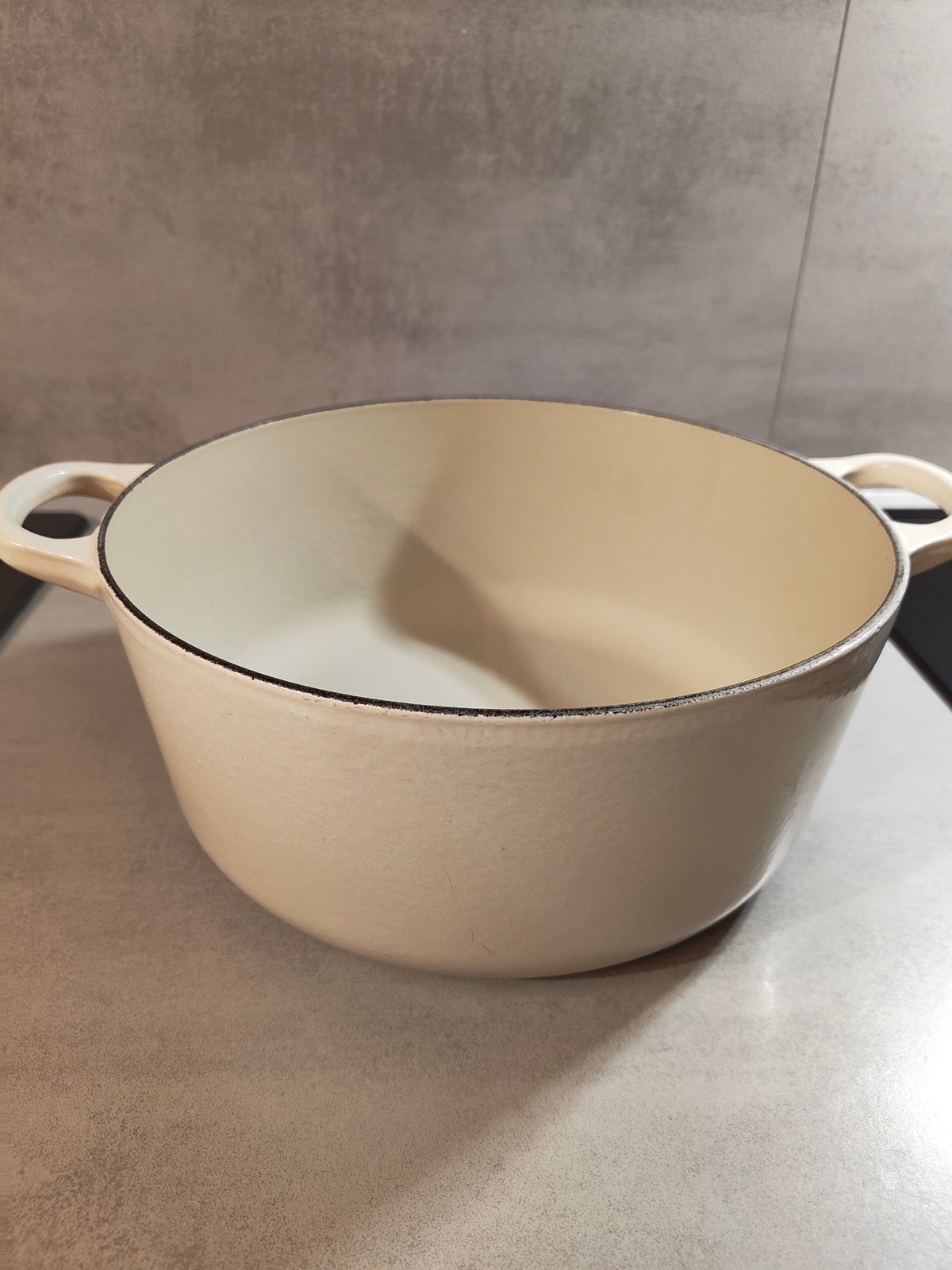 Le Creuset 26 Cast Iron Dutch Oven – Cream / Ivory – Made in France — photo 9