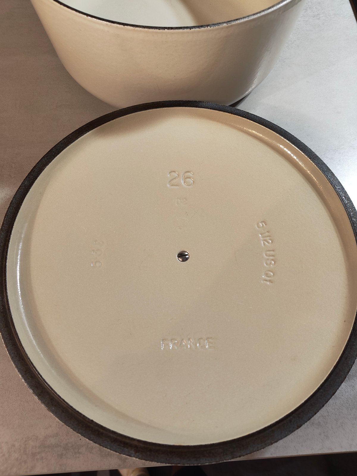 Le Creuset 26 Cast Iron Dutch Oven – Cream / Ivory – Made in France — photo 11