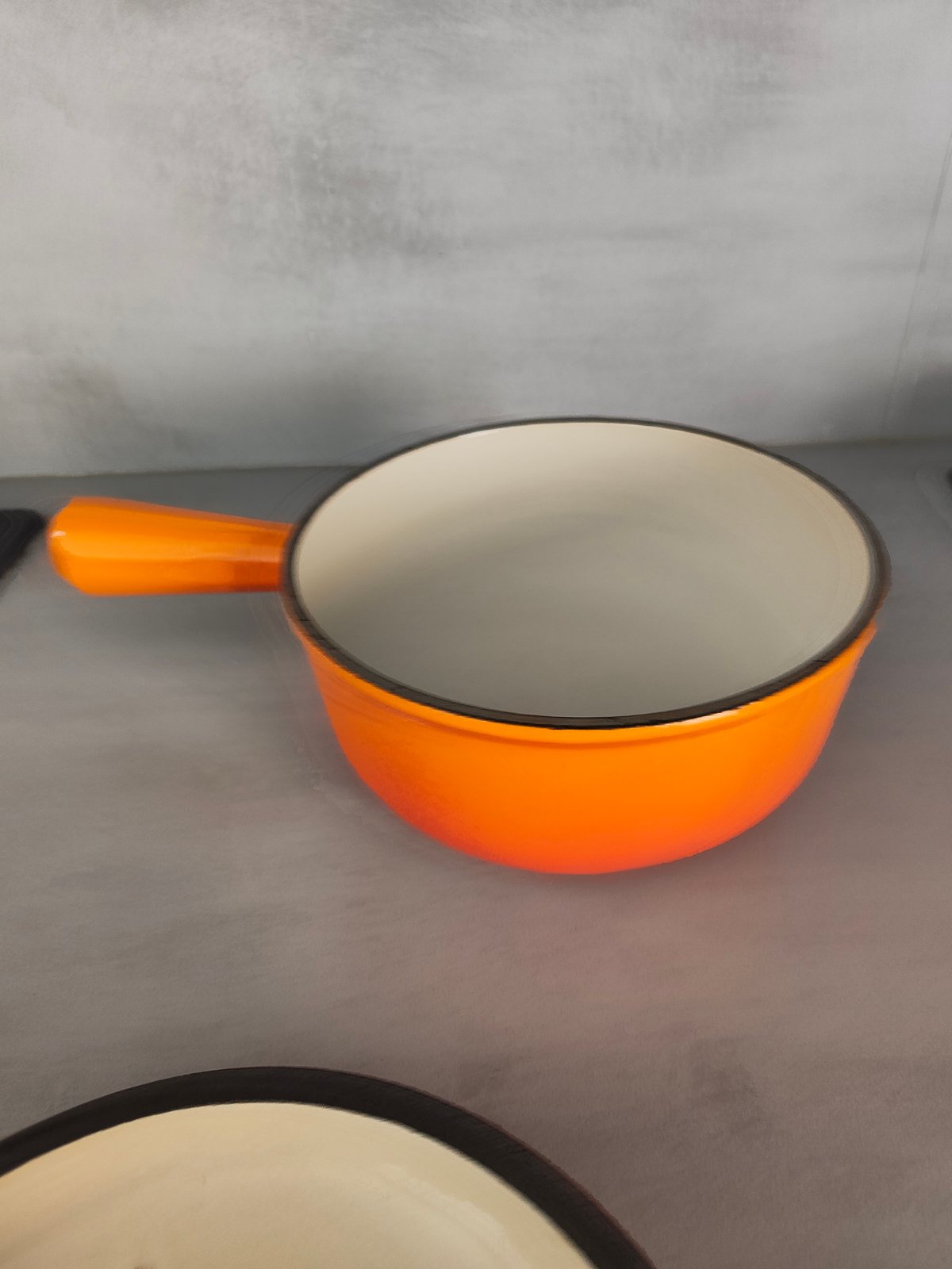 Le Creuset – Cast Iron Casserole with Lid – Model No. 18 – Vintage – Induction Compatible — photo 11