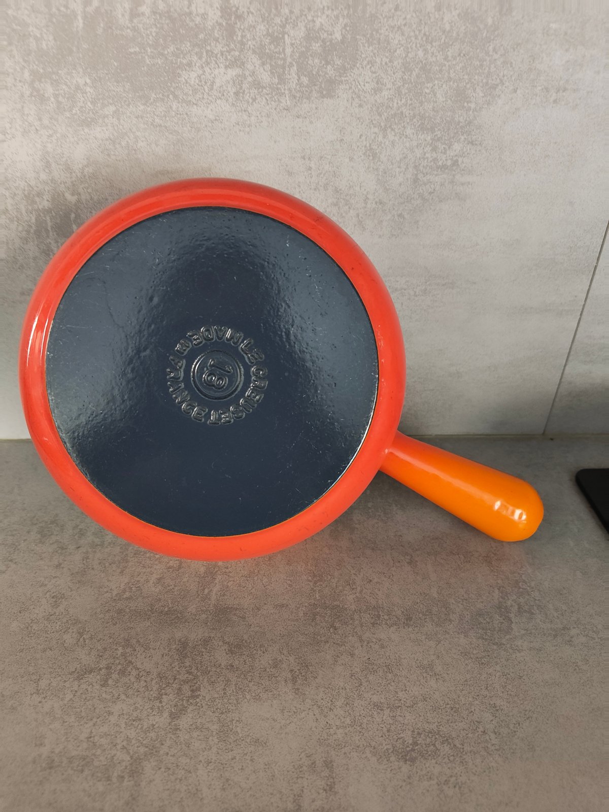 Le Creuset – Cast Iron Casserole with Lid – Model No. 18 – Vintage – Induction Compatible — photo 13