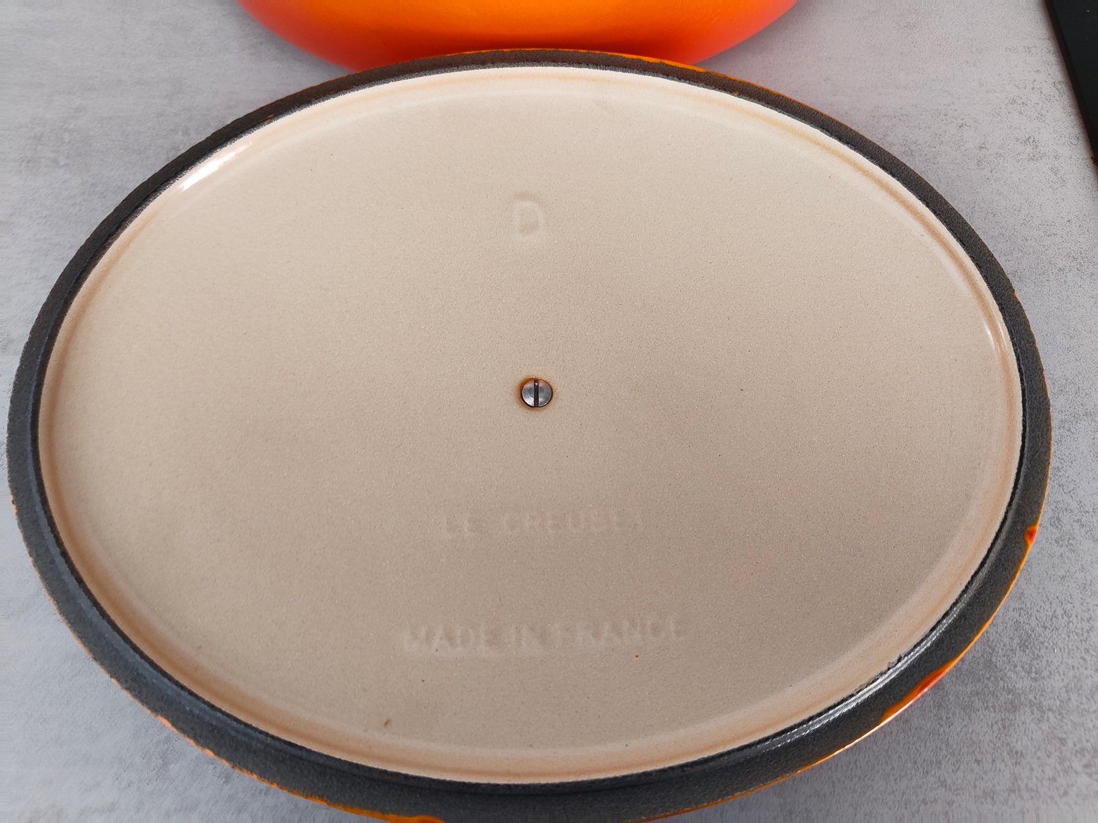 Le Creuset Cast Iron Dutch Oven / Casserole – Orange – Made in France – Enameled Cast Iron — photo 2