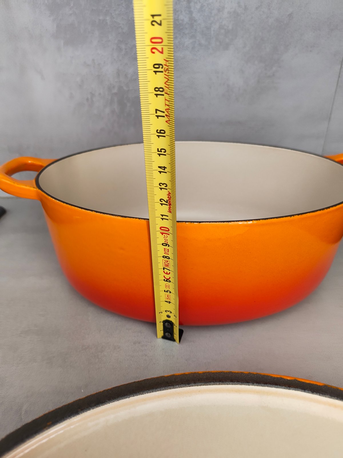 Le Creuset Cast Iron Dutch Oven / Casserole – Orange – Made in France – Enameled Cast Iron — photo 8