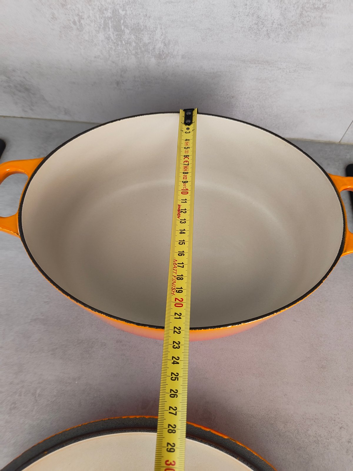 Le Creuset Cast Iron Dutch Oven / Casserole – Orange – Made in France – Enameled Cast Iron — photo 9
