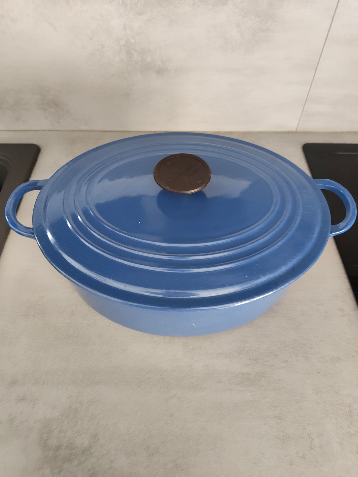 Le Creuset Cast Iron Oval Dutch Oven – Blue – Made in France – Enameled Casserole Pot — photo 3