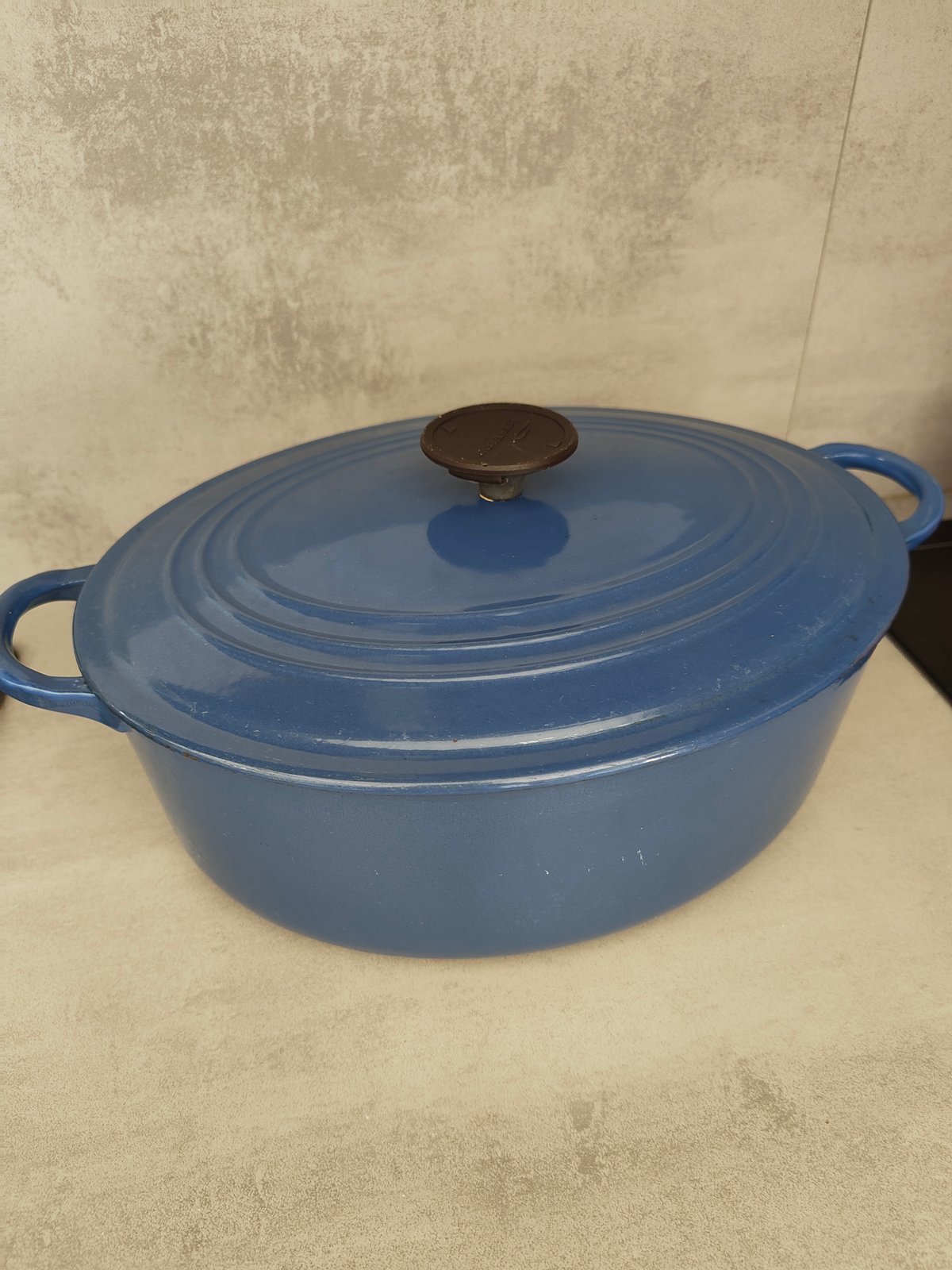 Le Creuset Cast Iron Oval Dutch Oven – Blue – Made in France – Enameled Casserole Pot — photo 5