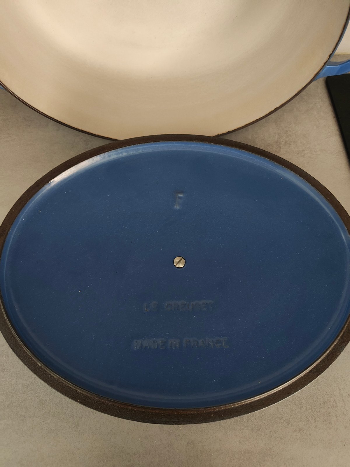 Le Creuset Cast Iron Oval Dutch Oven – Blue – Made in France – Enameled Casserole Pot — photo 8
