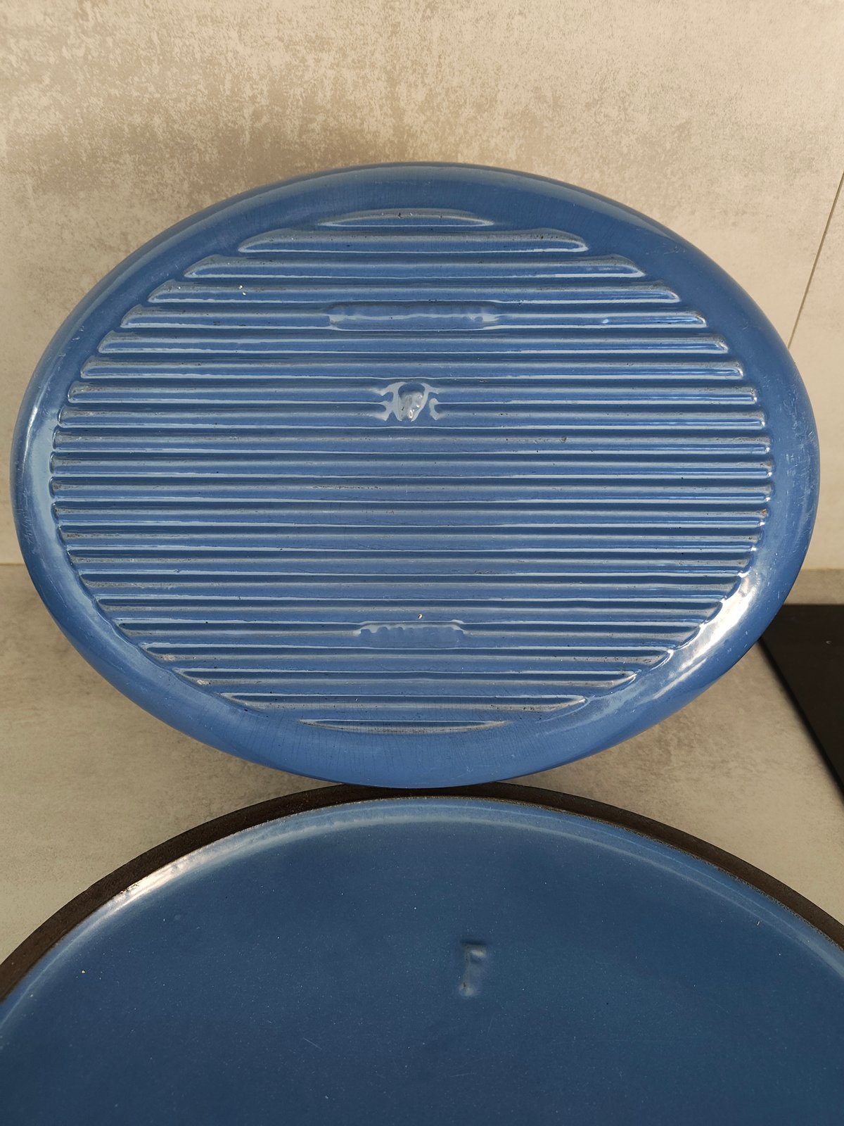 Le Creuset Cast Iron Oval Dutch Oven – Blue – Made in France – Enameled Casserole Pot — photo 9