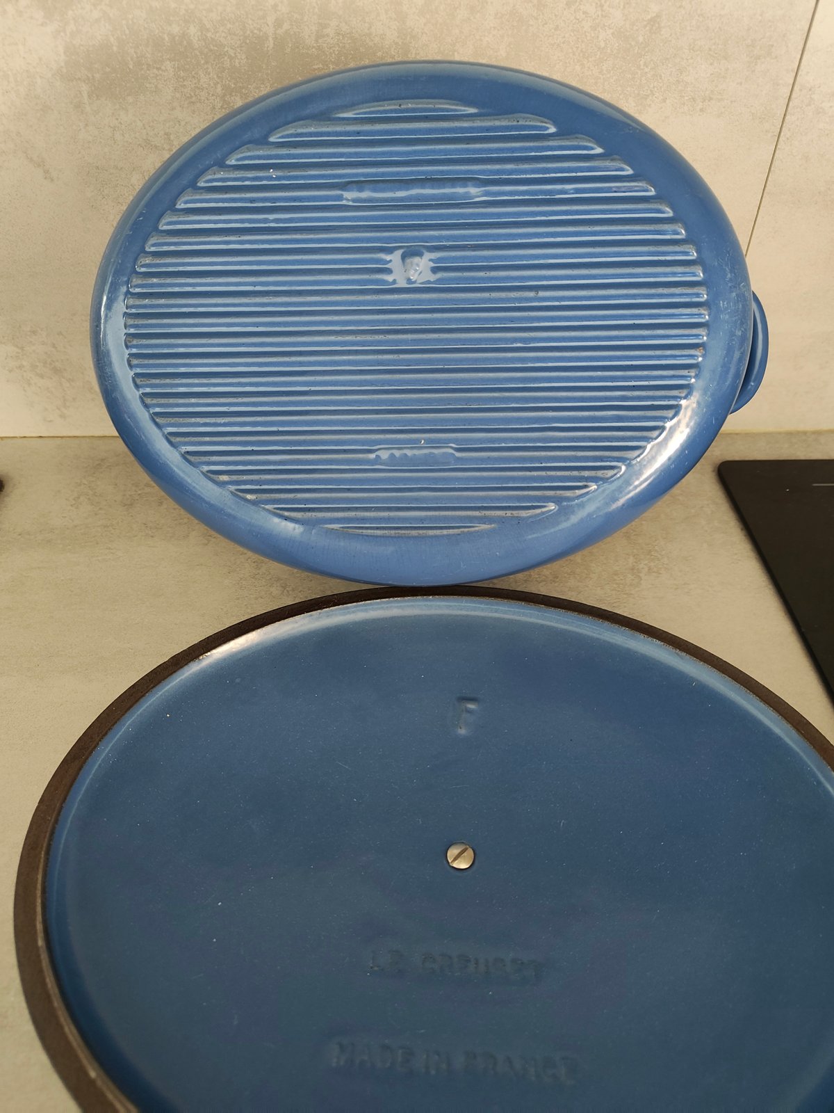 Le Creuset Cast Iron Oval Dutch Oven – Blue – Made in France – Enameled Casserole Pot — photo 11