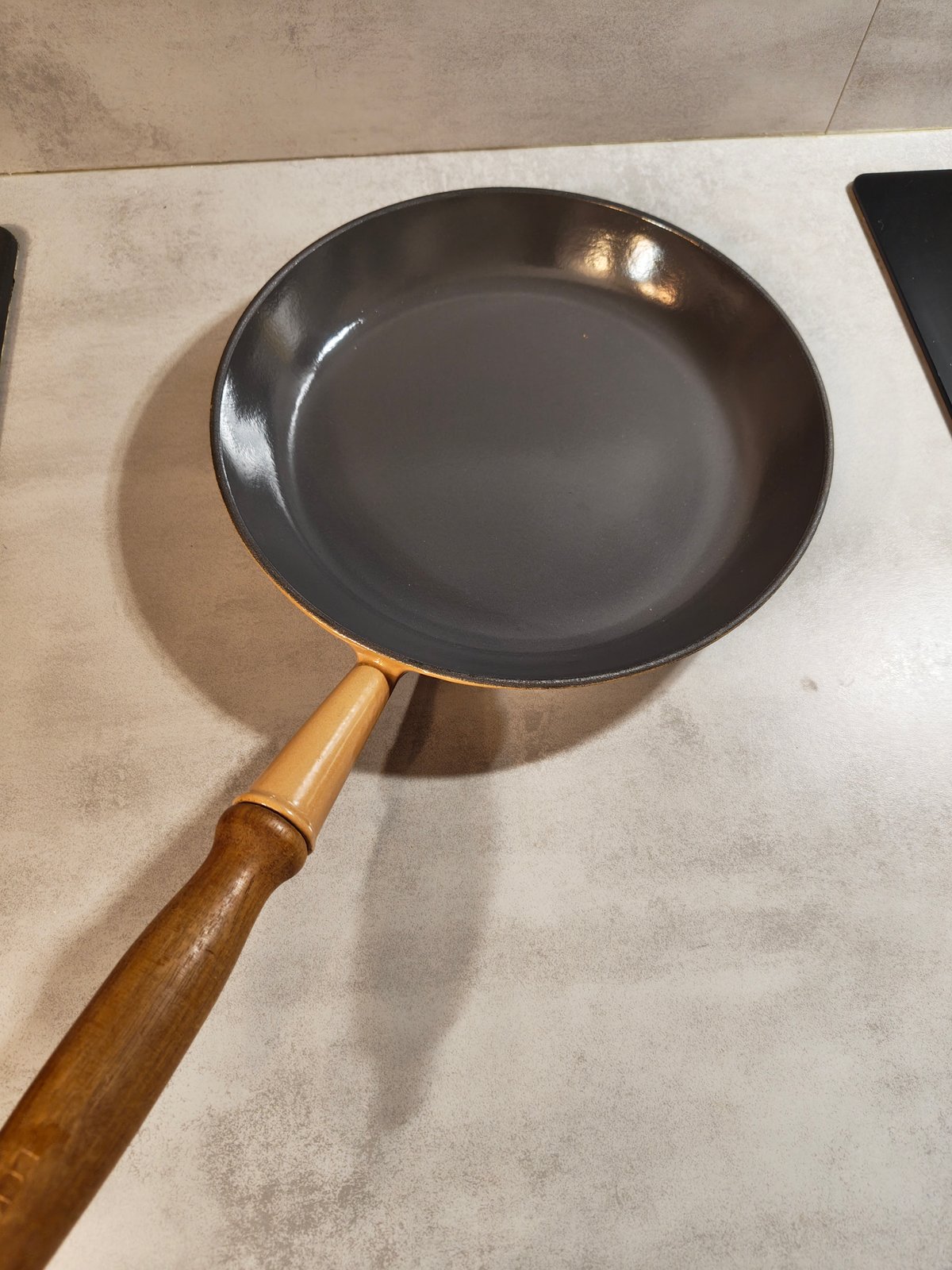 Le Creuset Cast Iron Pan – Wooden (Teak) Handle – Made in France