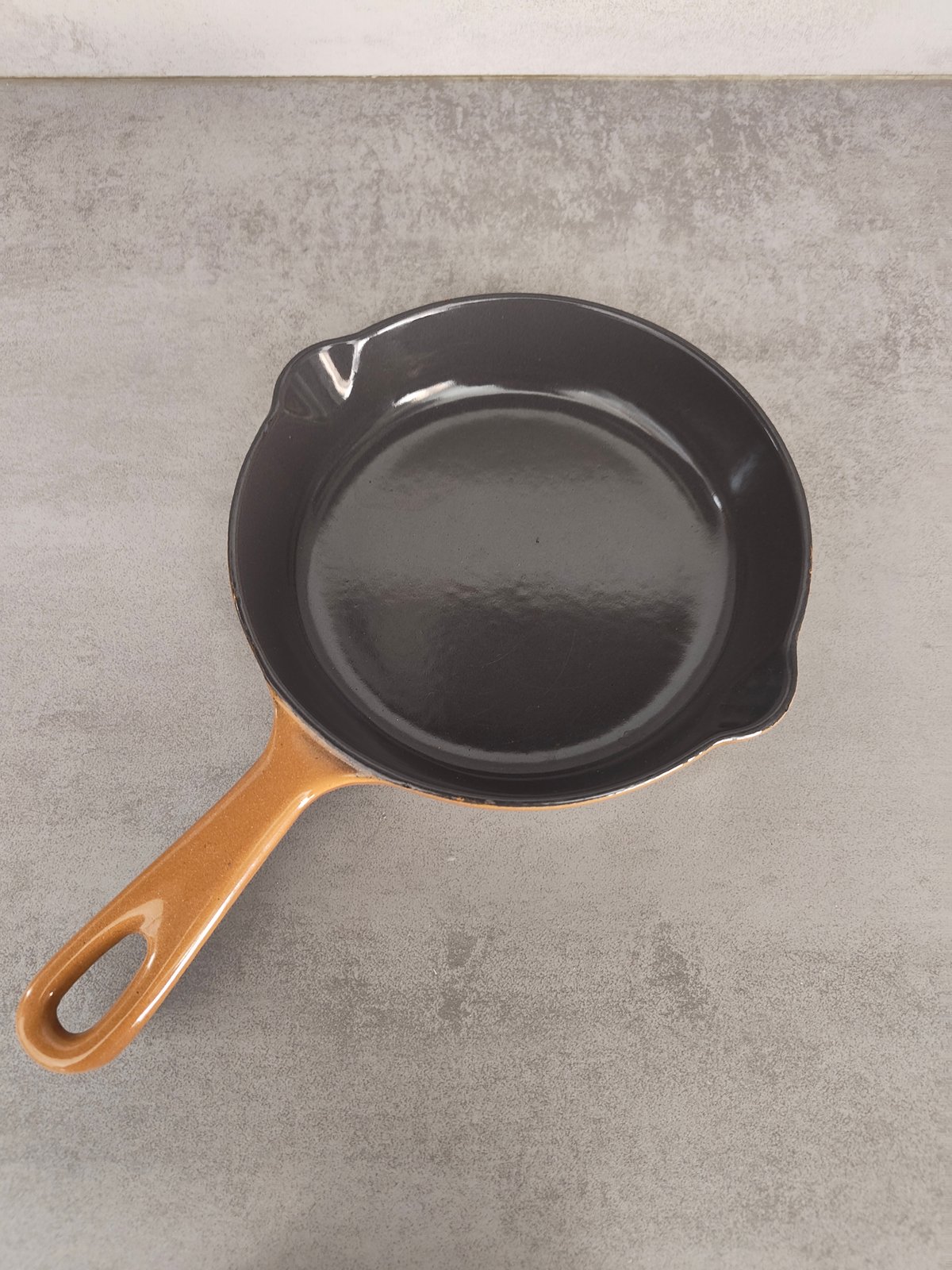 Le Creuset Cast Iron Skillet No.16 – Brown – Made in France – Small Frying Pan