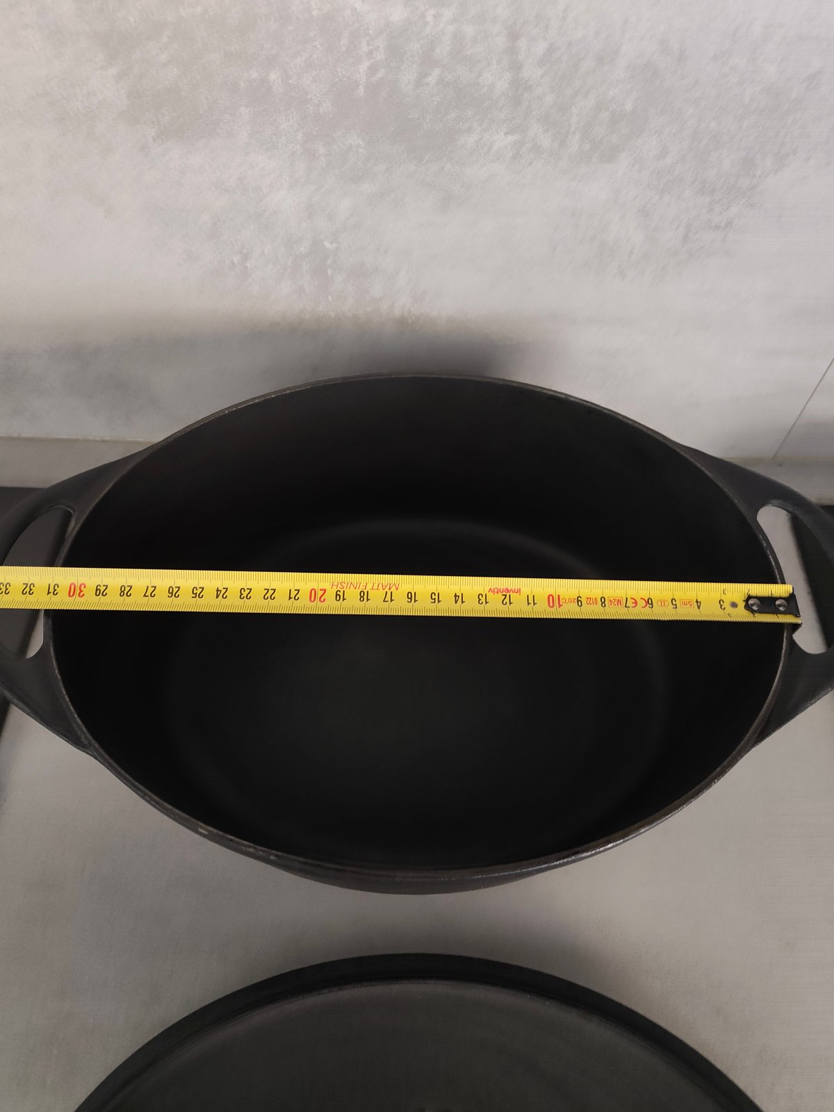 Le Creuset / Cousances – Cast Iron Casserole Dish – Model 16 – Vintage – Black — photo 4