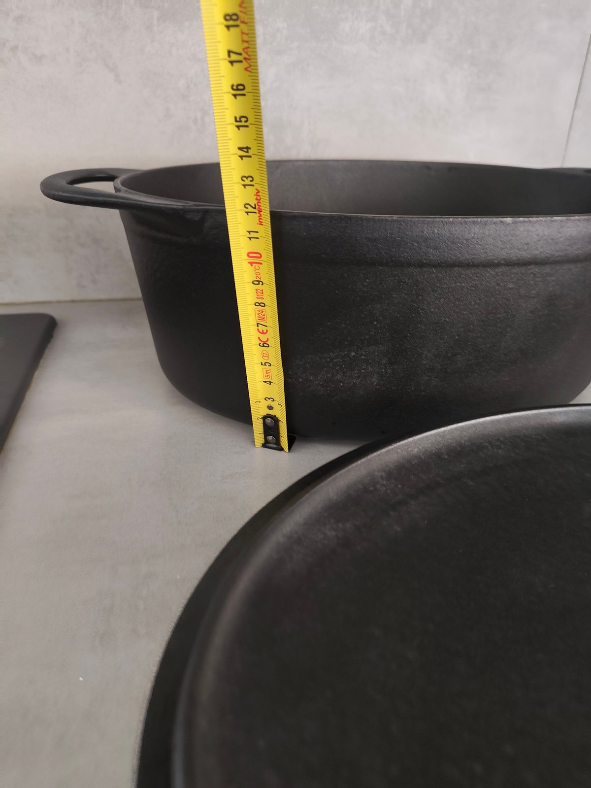 Le Creuset / Cousances – Cast Iron Casserole Dish – Model 16 – Vintage – Black — photo 5