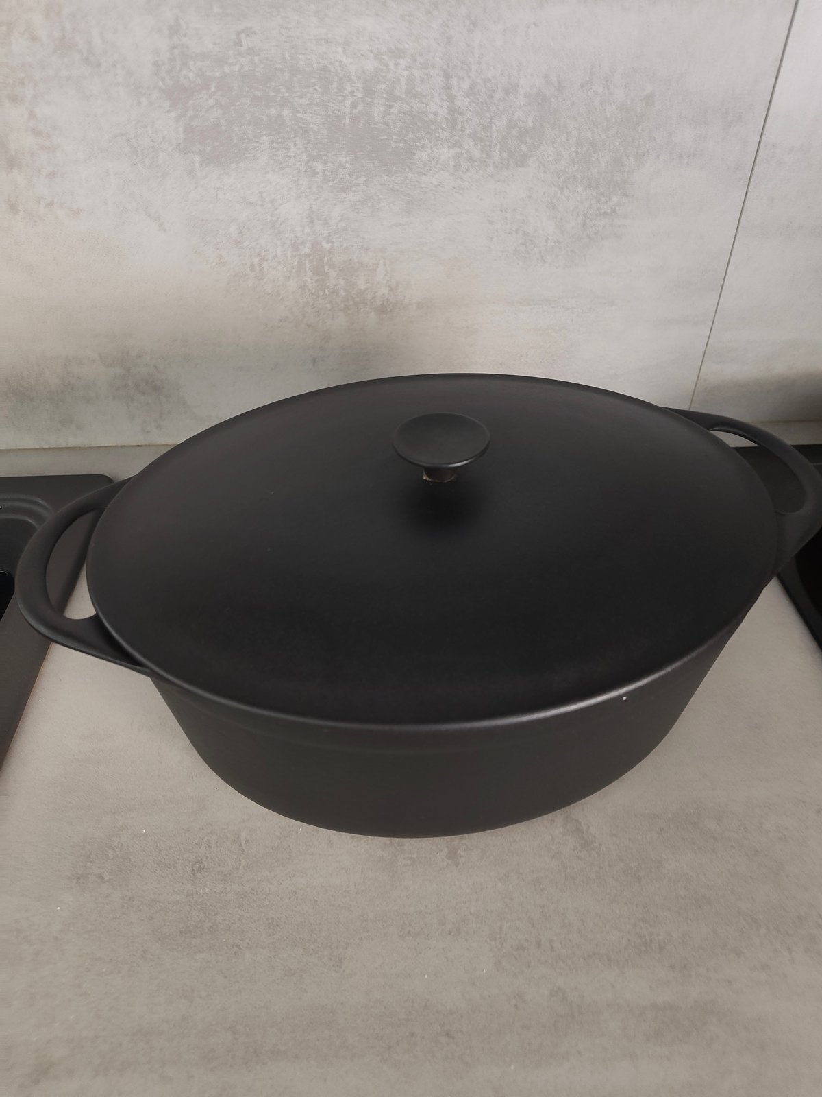 Le Creuset / Cousances – Cast Iron Casserole Dish – Model 16 – Vintage – Black — photo 6