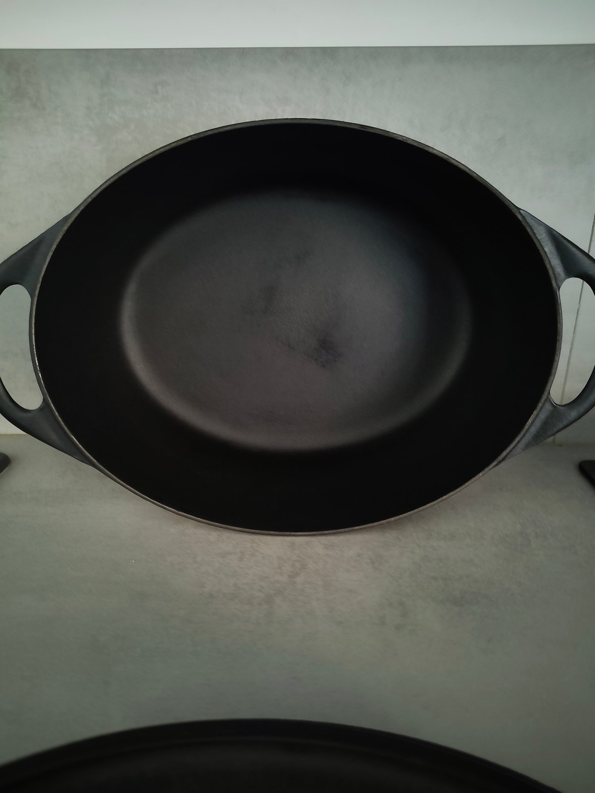 Le Creuset / Cousances – Cast Iron Casserole Dish – Model 16 – Vintage – Black — photo 10