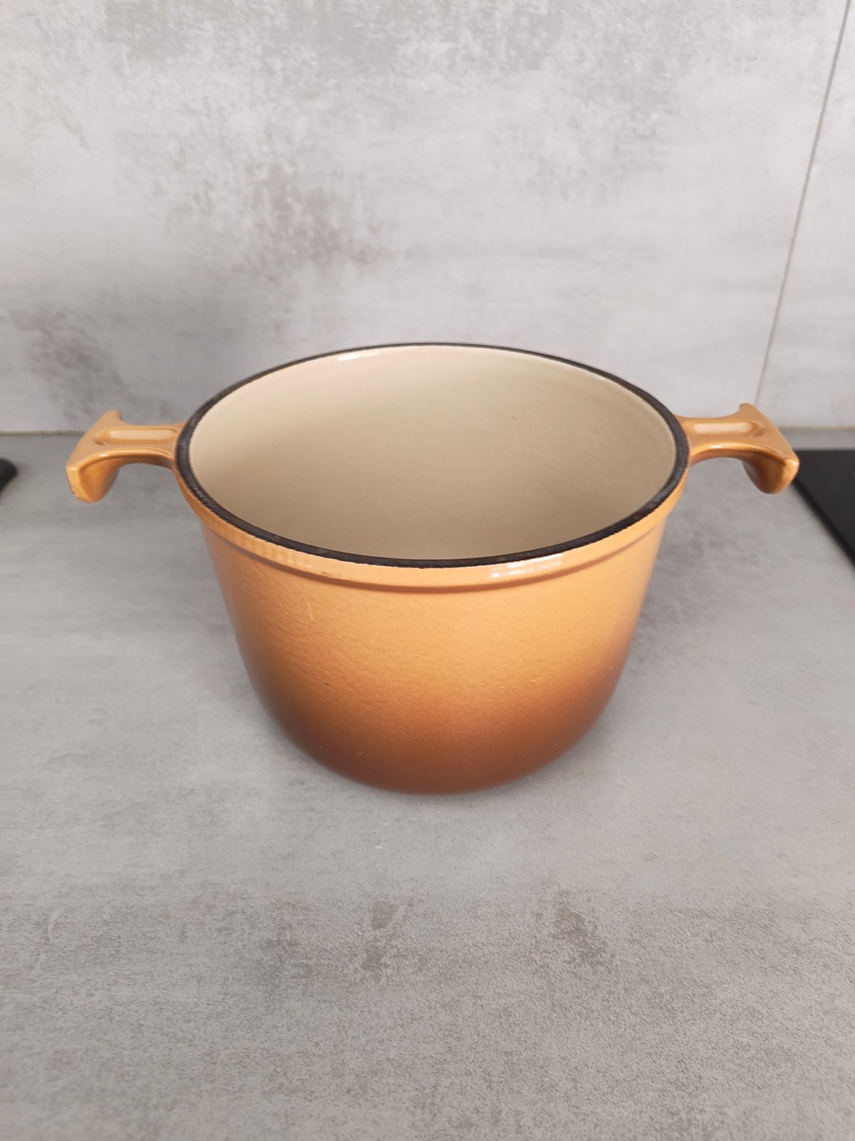 Le Creuset Enameled Cast Iron pot – “La Mama” Collection by Enzo Mari