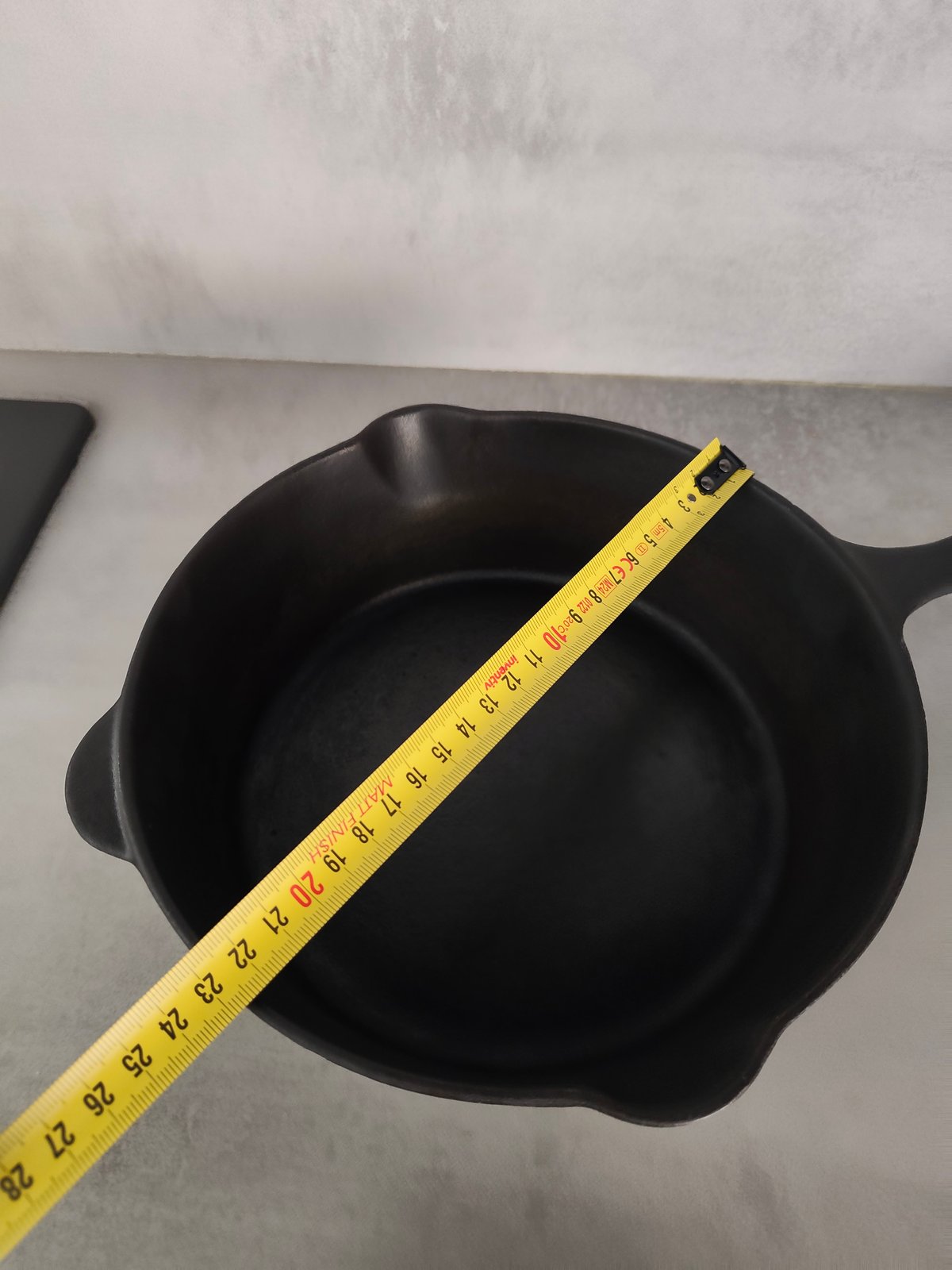 Le Creuset – Enameled Cast Iron Sauté Pan with Pouring Spouts – Model No. 23 — photo 2