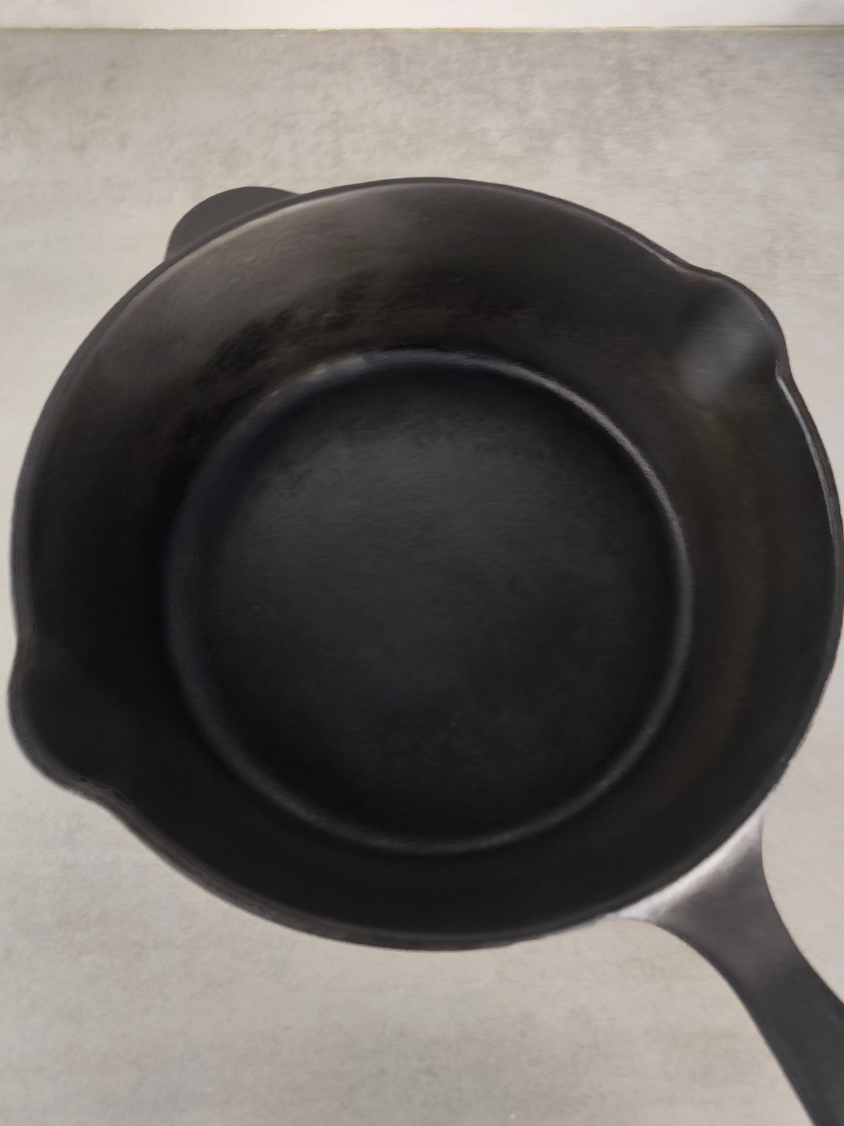 Le Creuset – Enameled Cast Iron Sauté Pan with Pouring Spouts – Model No. 23 — photo 6