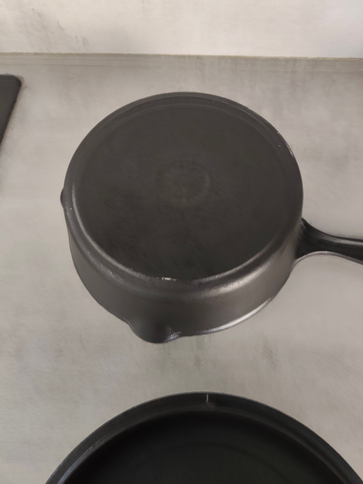 Le Creuset – Enameled Cast Iron Sauté Pan with Pouring Spouts – Model No. 23 — photo 11