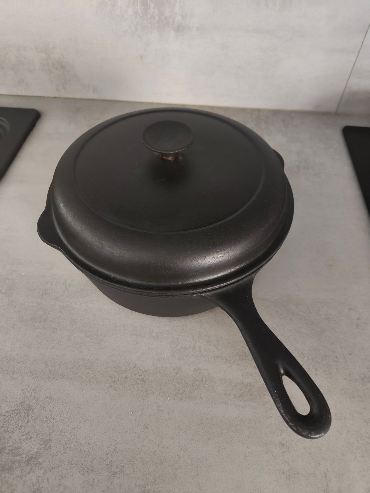 Le Creuset – Enameled Cast Iron Sauté Pan with Pouring Spouts – Model No. 23
