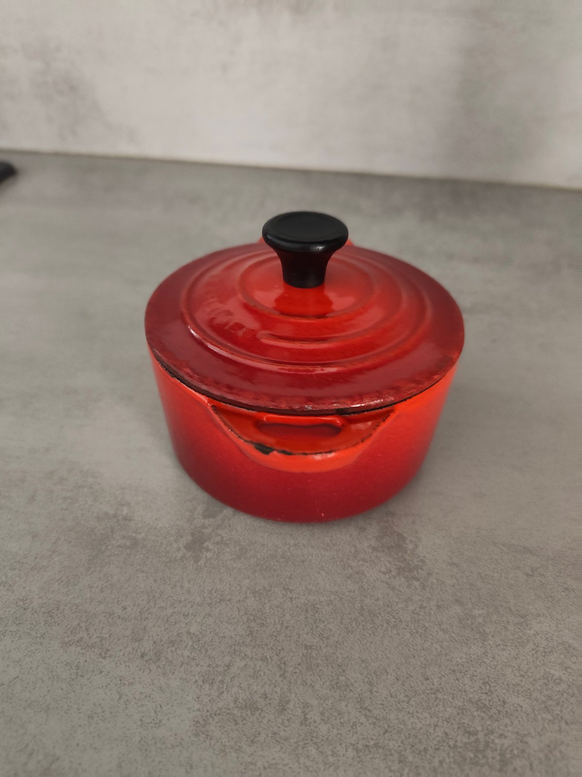 Le Creuset Mini Cast Iron Cocotte – Red – With Lid — photo 4