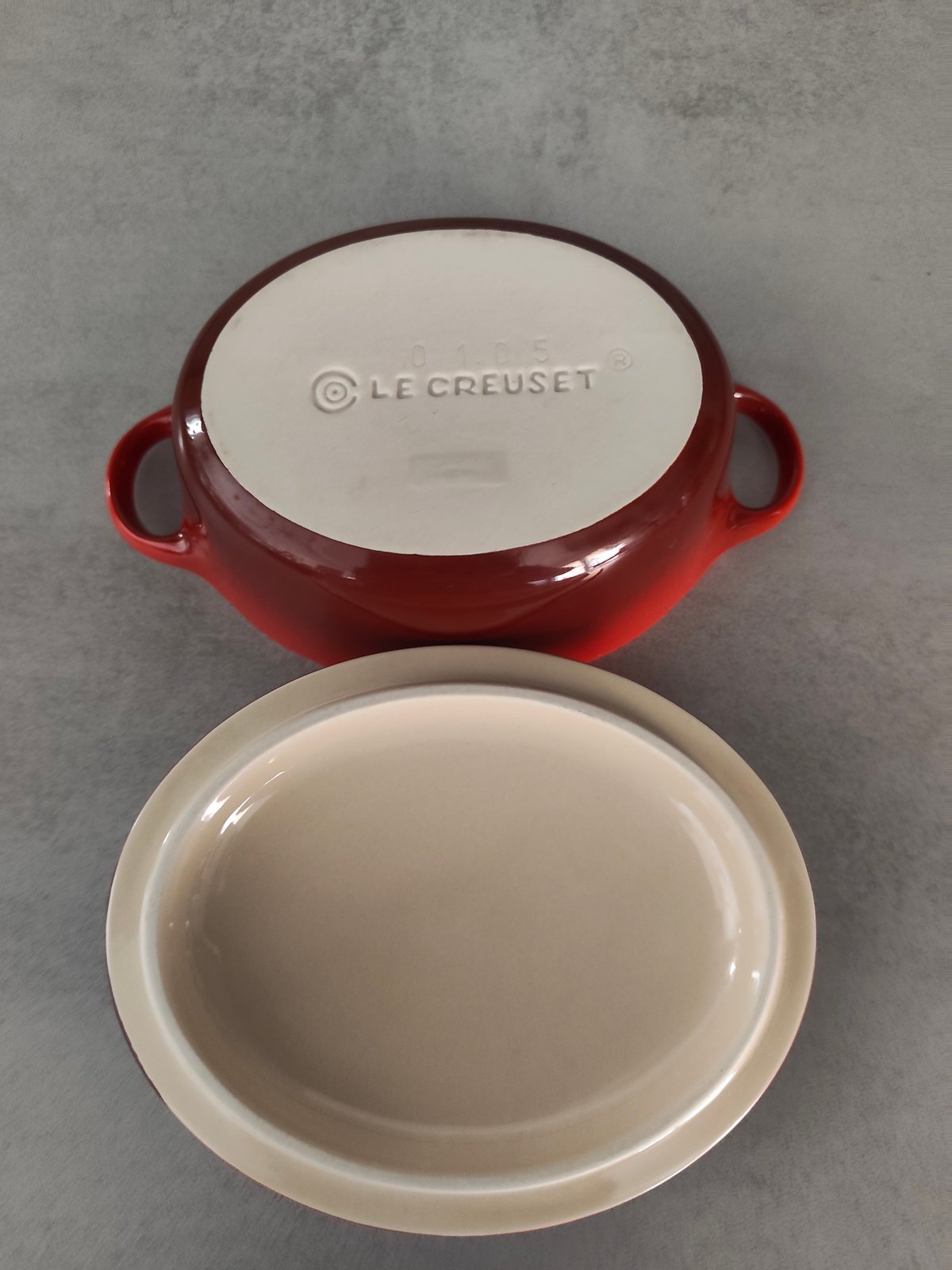 Le Creuset Stoneware Mini Oval Cocotte – Red – With Lid — photo 5
