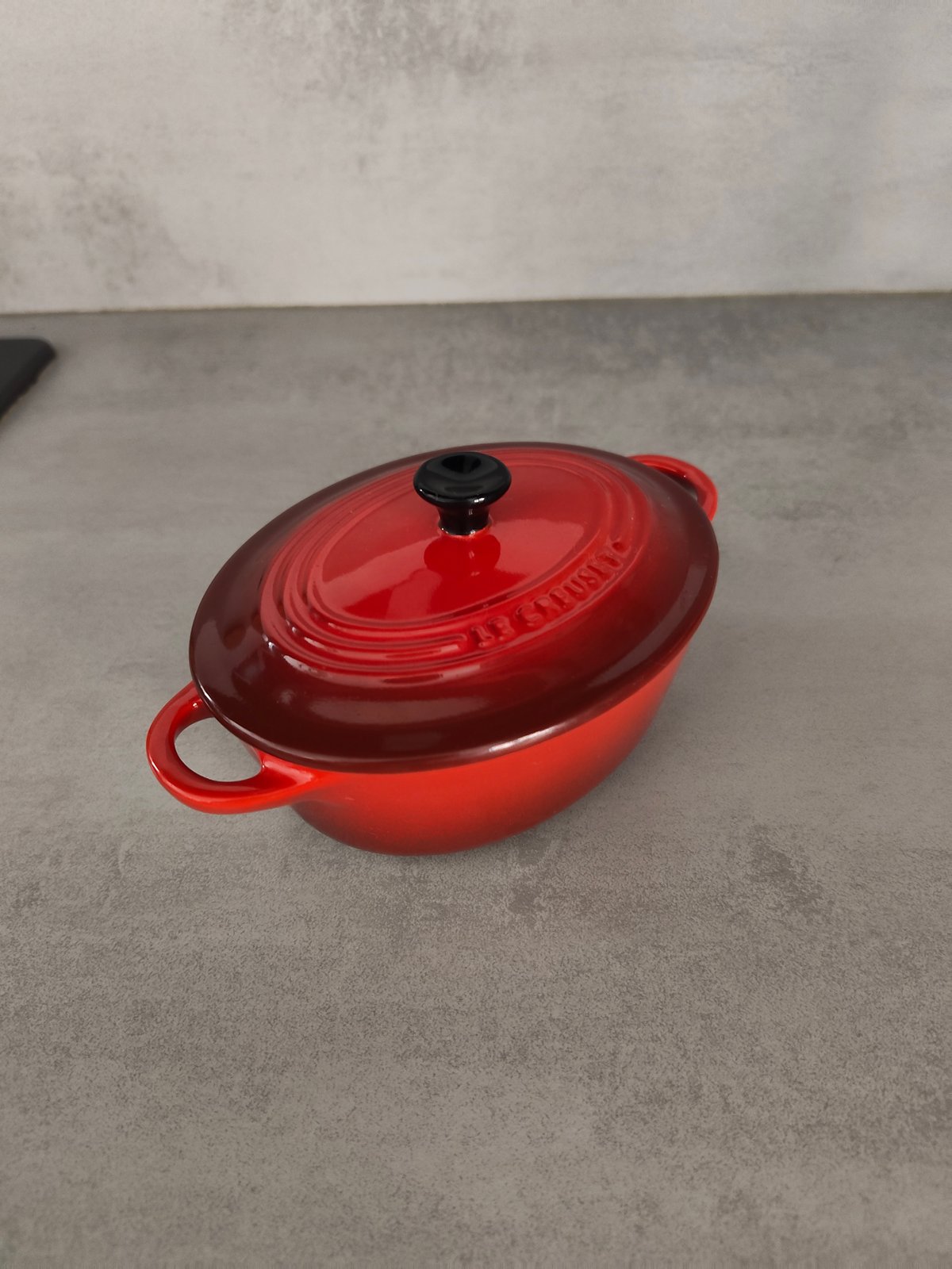 Le Creuset Stoneware Mini Oval Cocotte – Red – With Lid