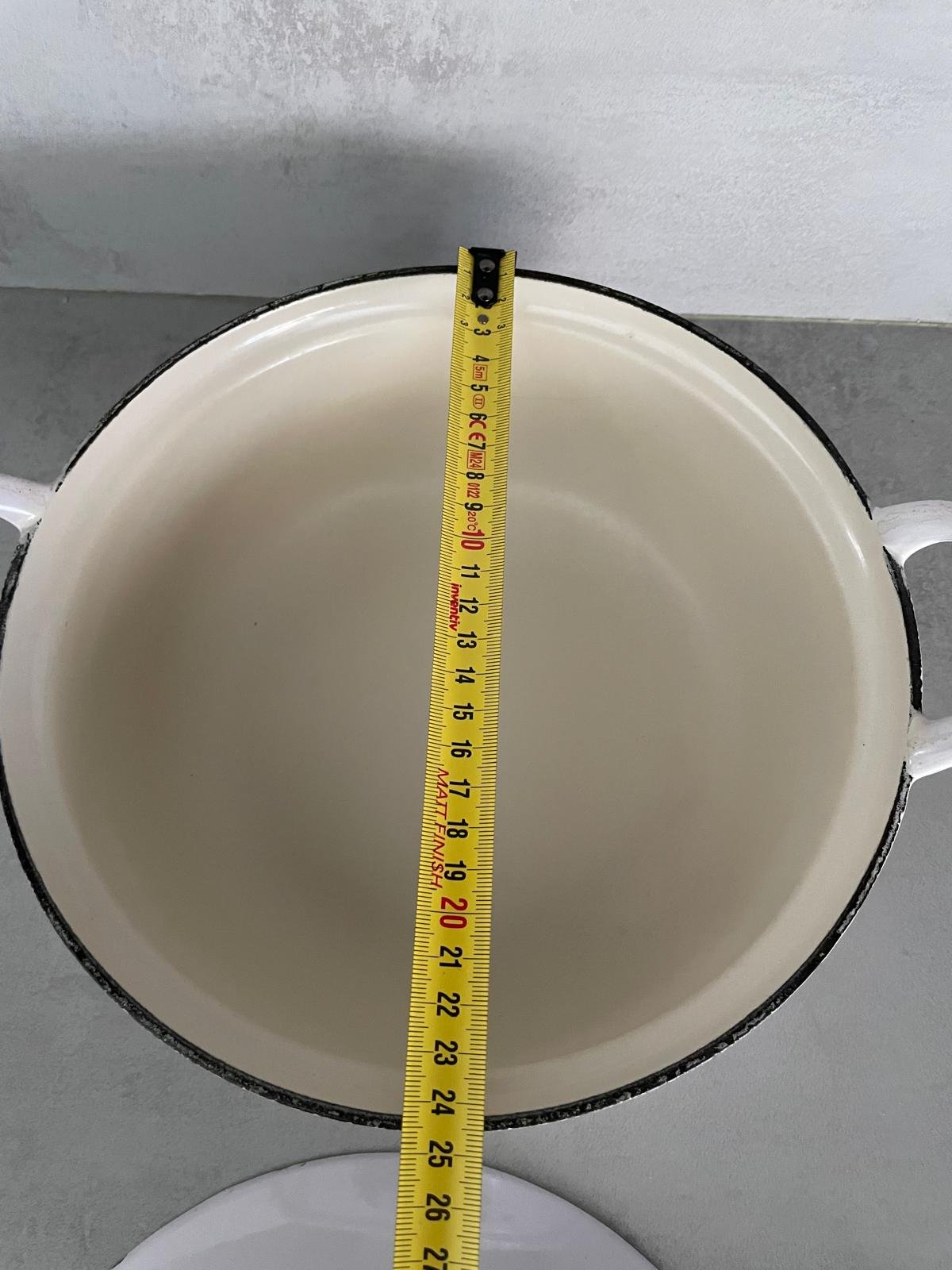 Rare Vintage Le Creuset White Enamel Cast Iron Cocotte with Floral Pattern — photo 22