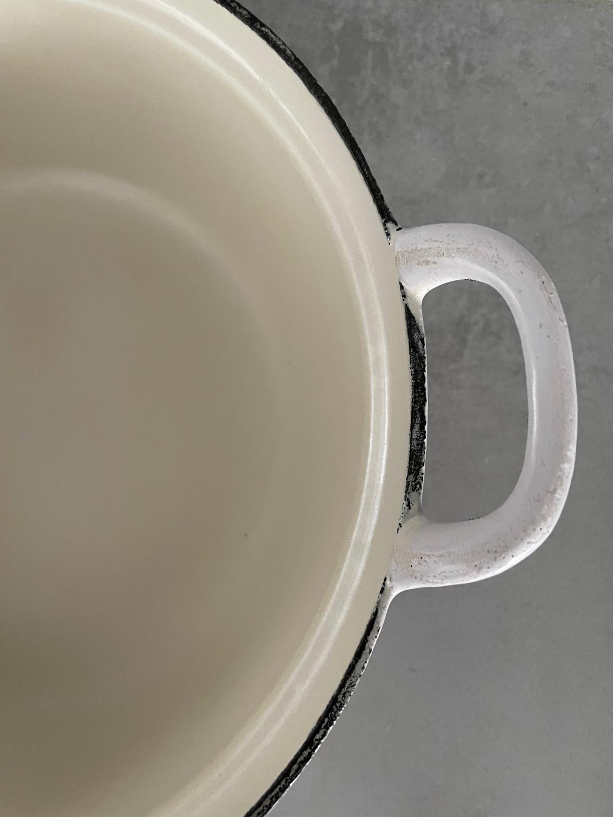 Rare Vintage Le Creuset White Enamel Cast Iron Cocotte with Floral Pattern — photo 28