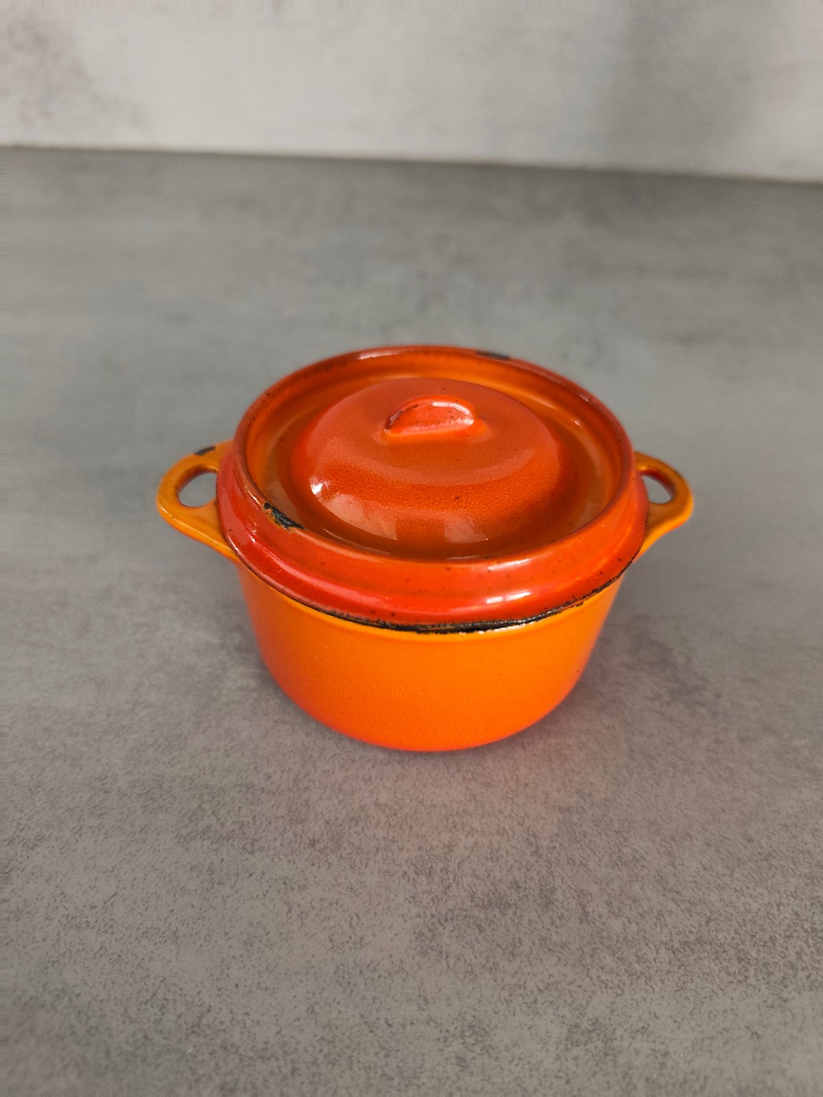 Rare Vintage Mini Cousances Cocotte – Le Creuset Group – Orange Enameled Cast Iron Collectible — photo 9