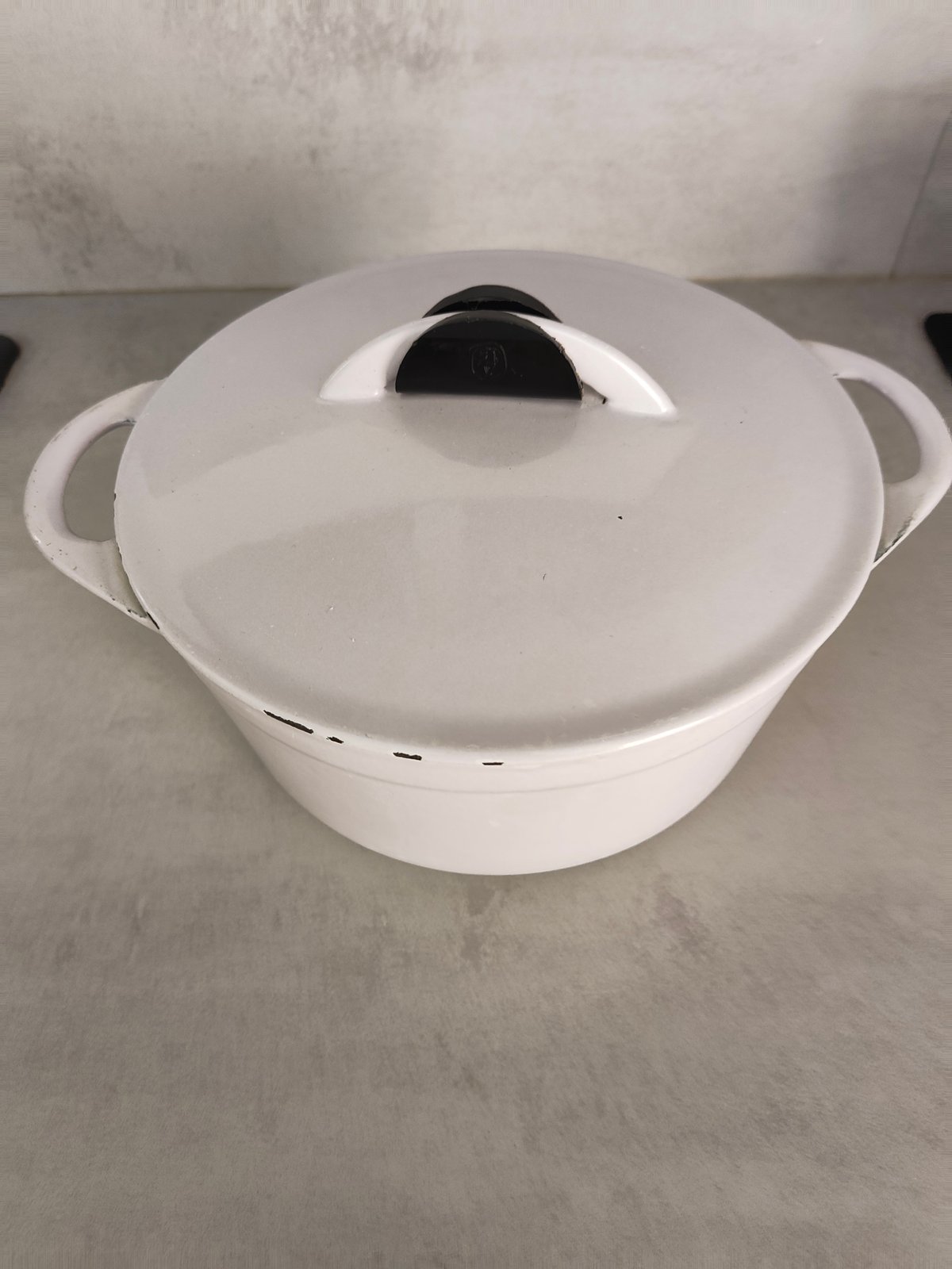 Vintage André Cousances Cocotte by Le Creuset – White Enamel Cast Iron – Size 20 – Made in France — photo 6