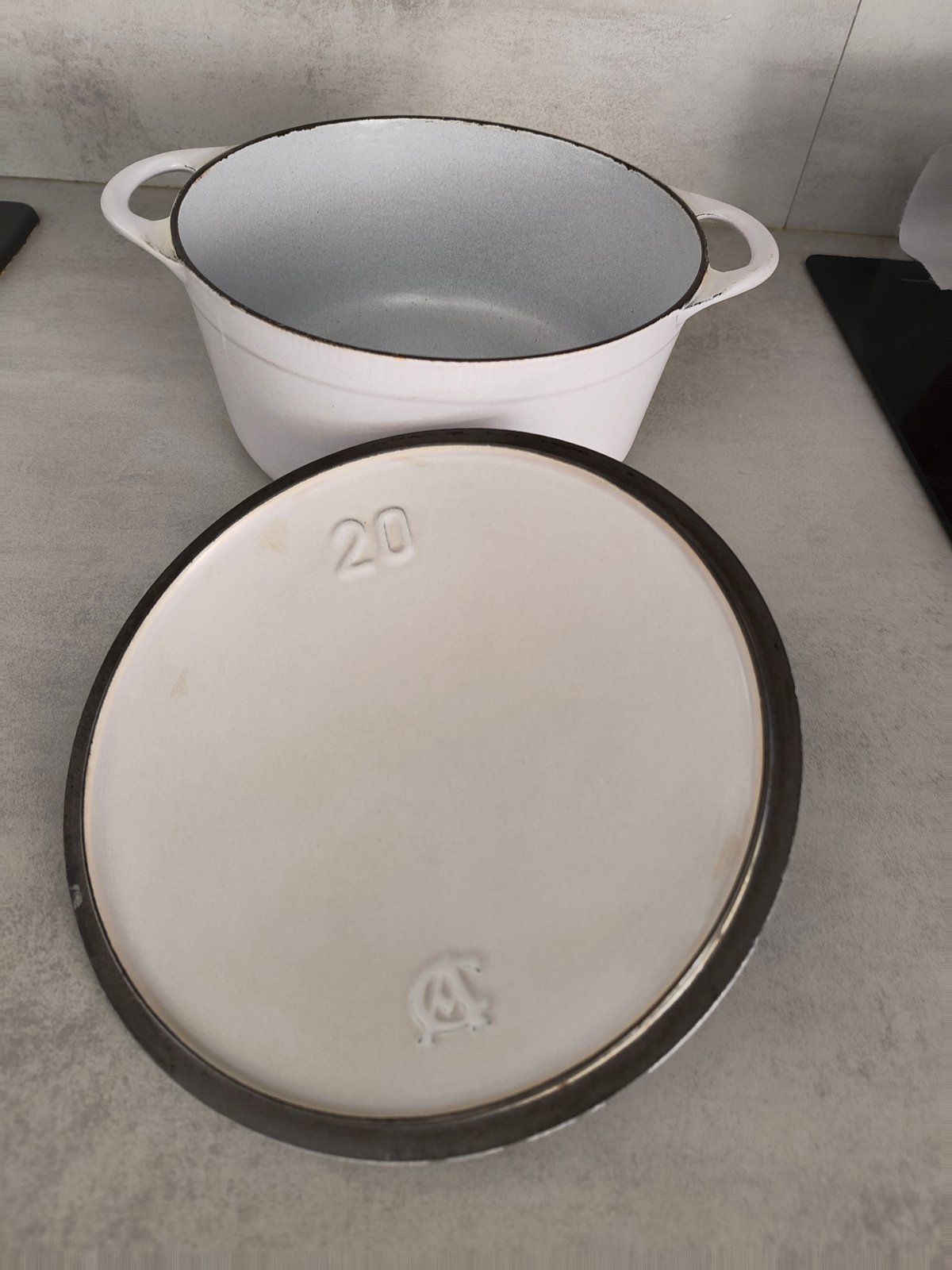 Vintage André Cousances Cocotte by Le Creuset – White Enamel Cast Iron – Size 20 – Made in France — photo 8