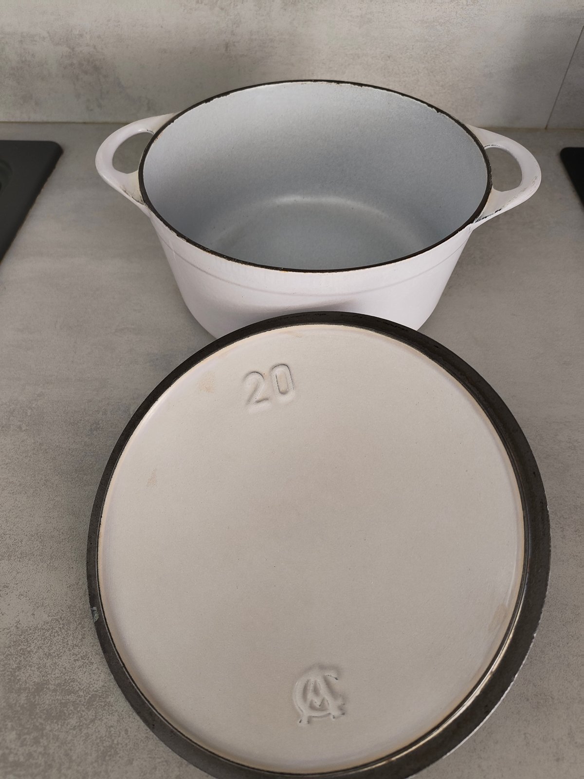 Vintage André Cousances Cocotte by Le Creuset – White Enamel Cast Iron – Size 20 – Made in France — photo 9