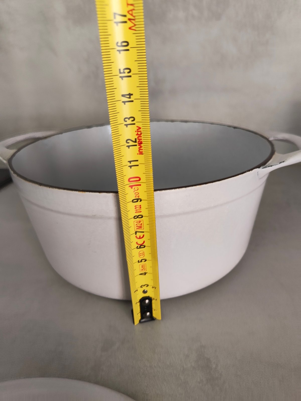 Vintage André Cousances Cocotte by Le Creuset – White Enamel Cast Iron – Size 20 – Made in France — photo 10