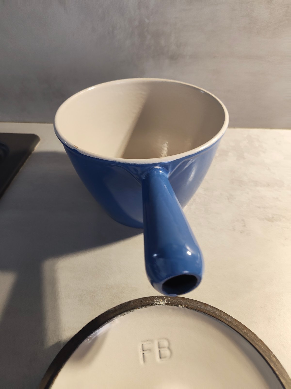 Vintage Cast Iron Casserole Dish with Lid – Blue Enamel — photo 5
