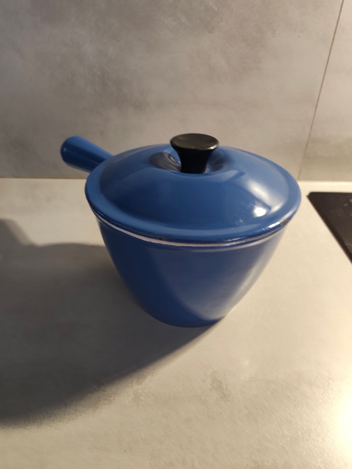 Vintage Cast Iron Casserole Dish with Lid – Blue Enamel — photo 10