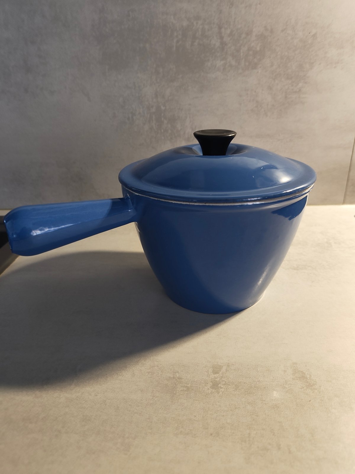 Vintage Cast Iron Casserole Dish with Lid – Blue Enamel — photo 13