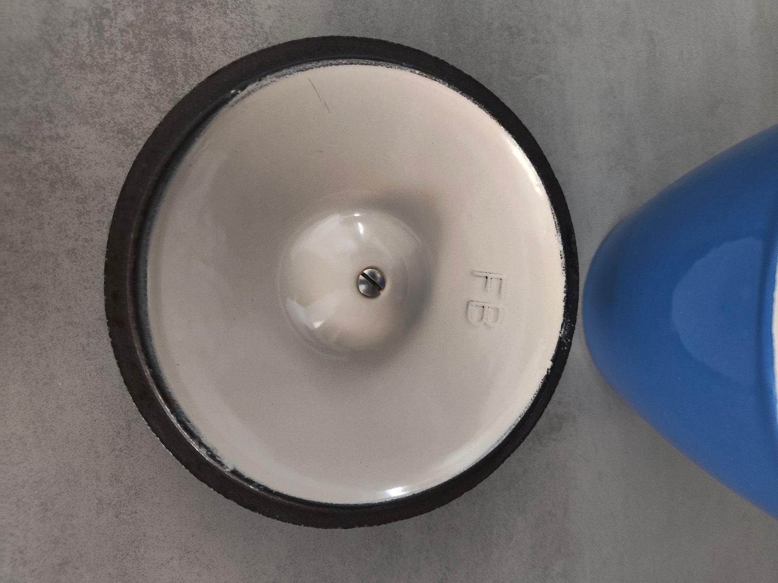 Vintage Cast Iron Casserole Dish with Lid – Blue Enamel — photo 16