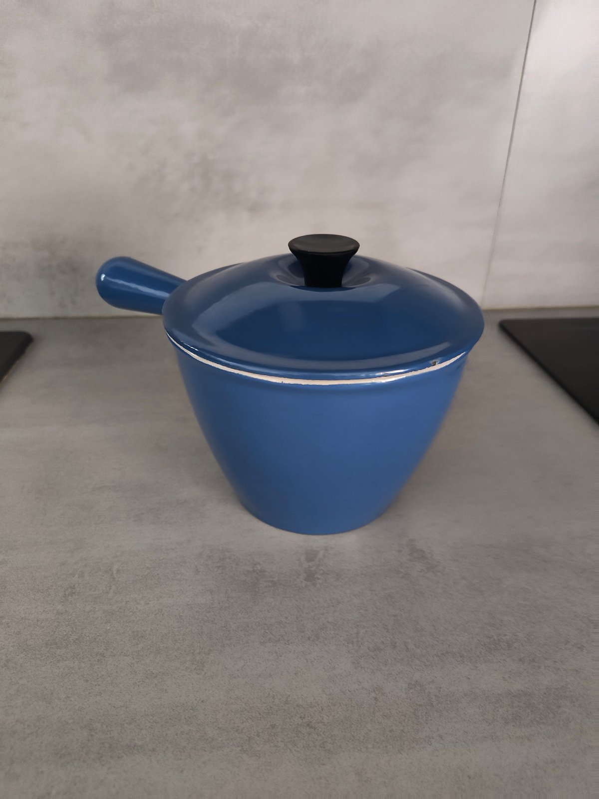 Vintage Cast Iron Casserole Dish with Lid – Blue Enamel