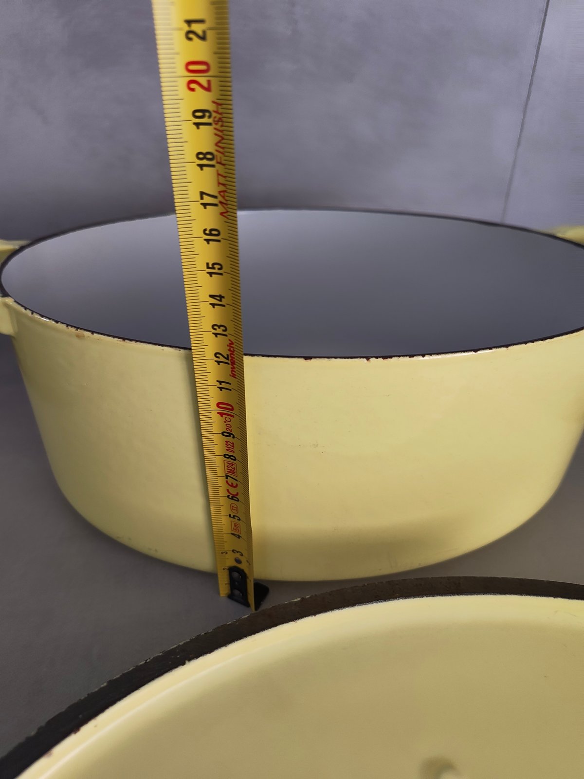 Vintage Cousances Cast Iron Dutch Oven Size G – Yellow – Made in France – Rare Large Casserole — photo 3