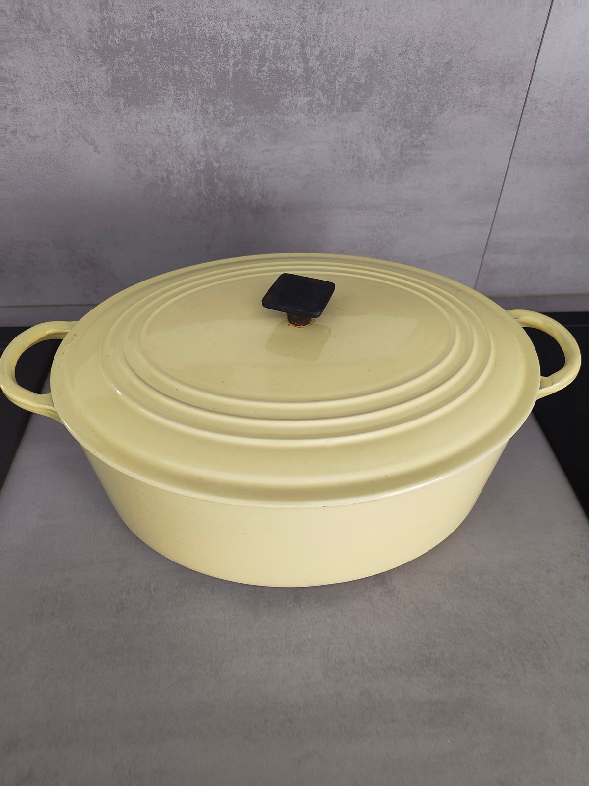 Vintage Cousances Cast Iron Dutch Oven Size G – Yellow – Made in France – Rare Large Casserole — photo 7
