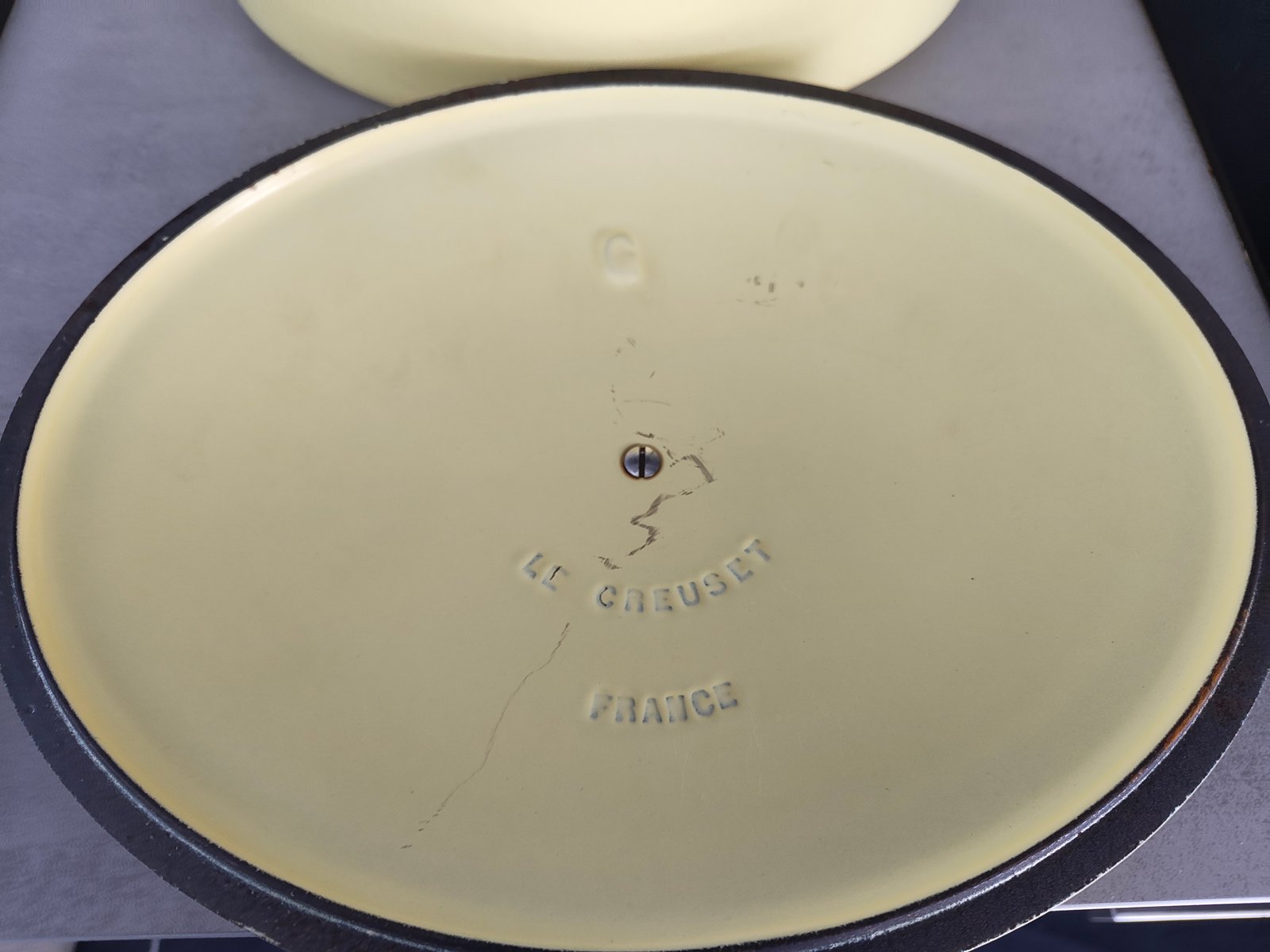 Vintage Cousances Cast Iron Dutch Oven Size G – Yellow – Made in France – Rare Large Casserole — photo 12