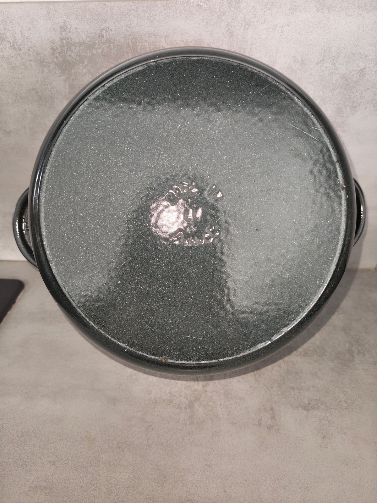 Vintage French Cast Iron Cocotte – Made in France – Rare Sparkling Green — photo 3