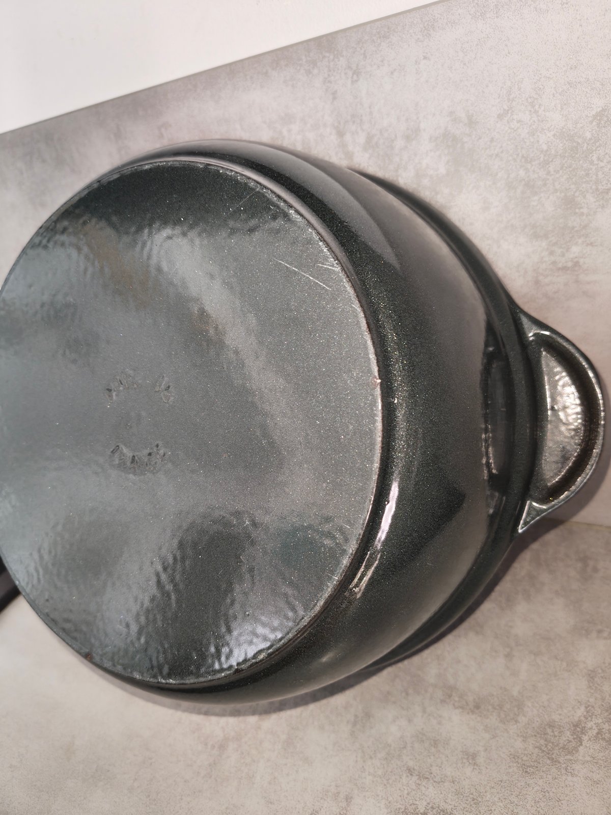 Vintage French Cast Iron Cocotte – Made in France – Rare Sparkling Green — photo 5