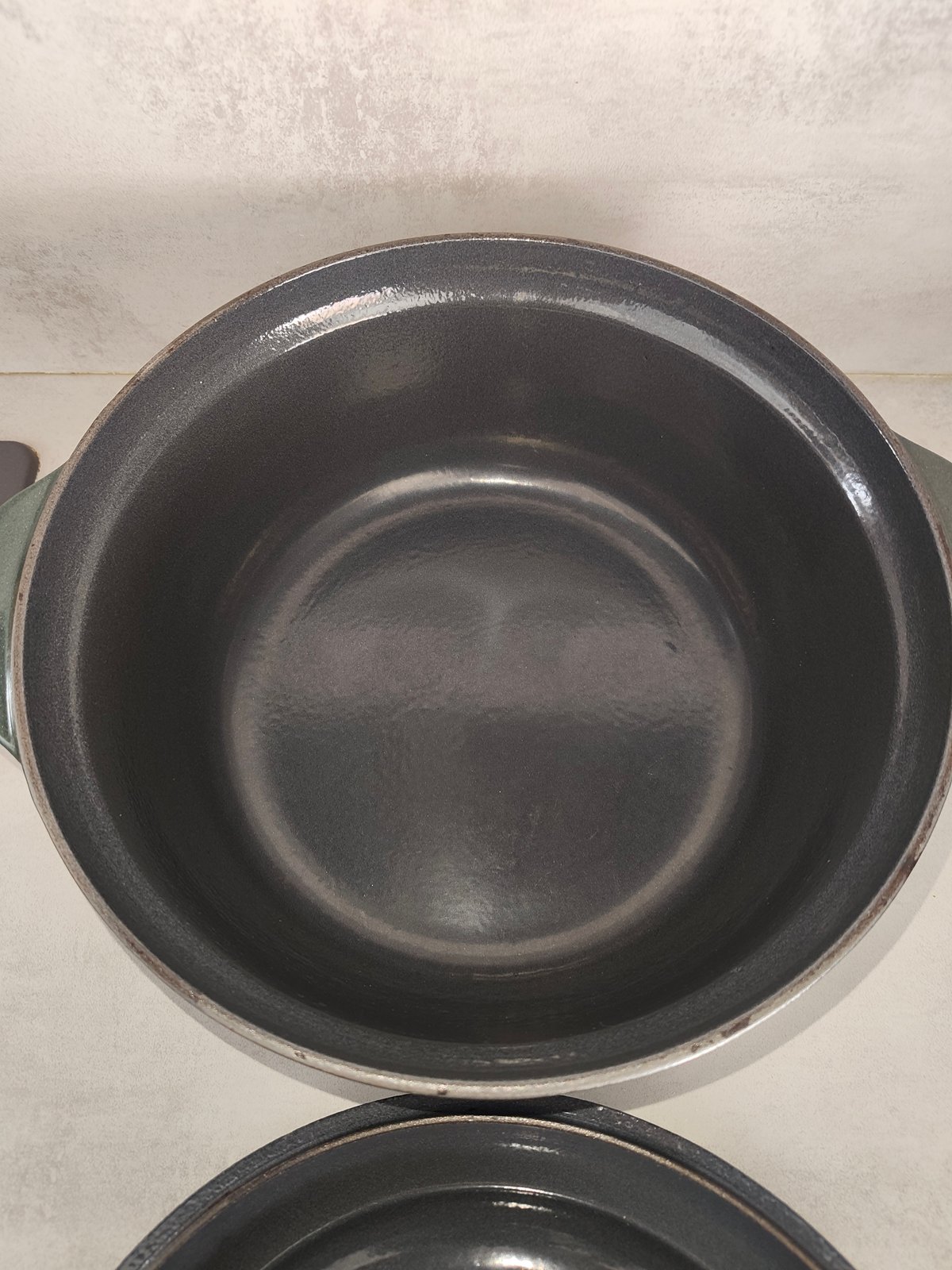 Vintage French Cast Iron Cocotte – Made in France – Rare Sparkling Green — photo 12