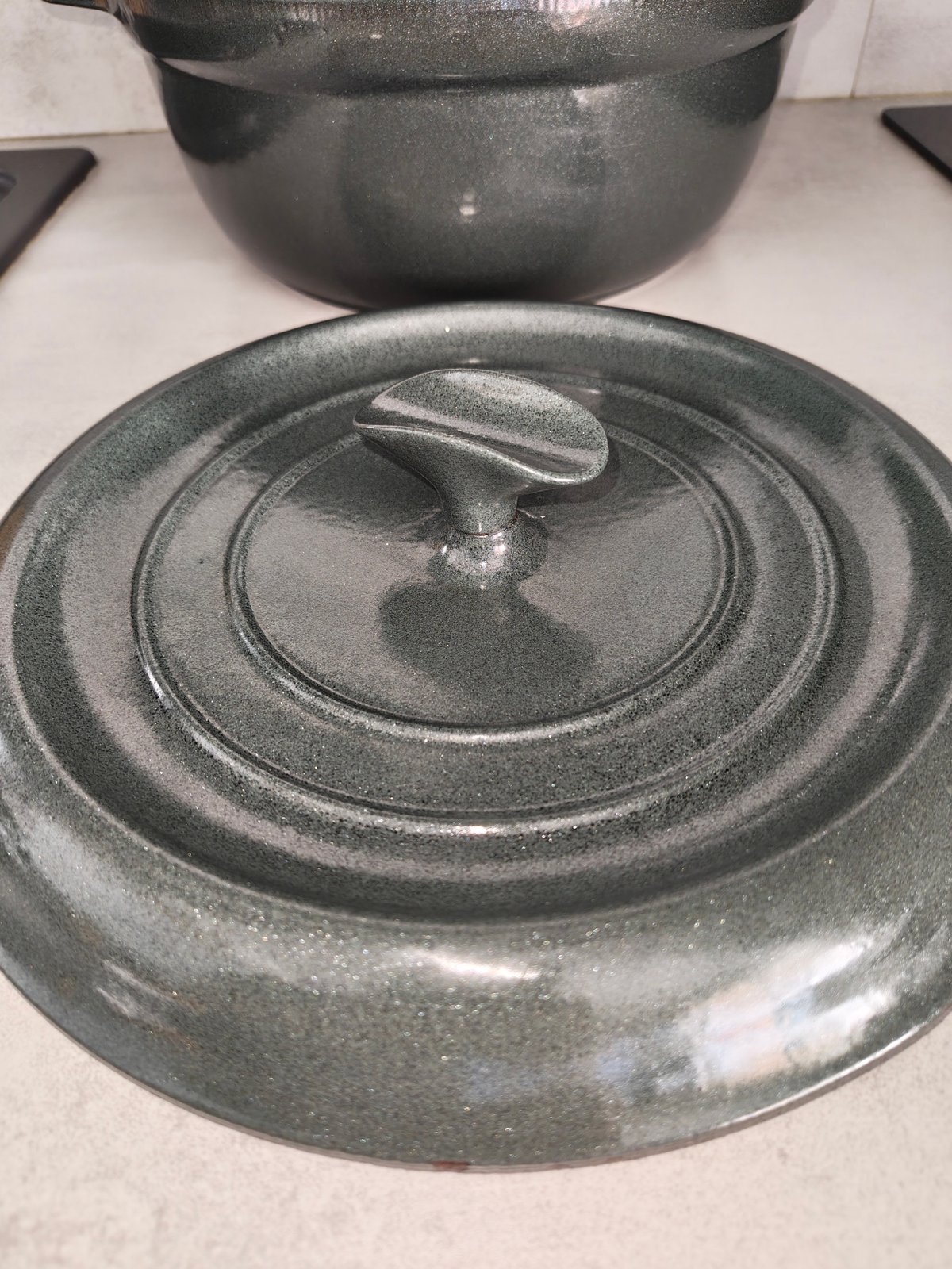 Vintage French Cast Iron Cocotte – Made in France – Rare Sparkling Green — photo 16