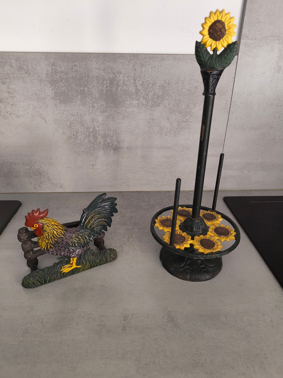 Vintage French Cast Iron Kitchen Set – Rooster Paper Towel Holder & Sunflower Mug Tree — photo 4