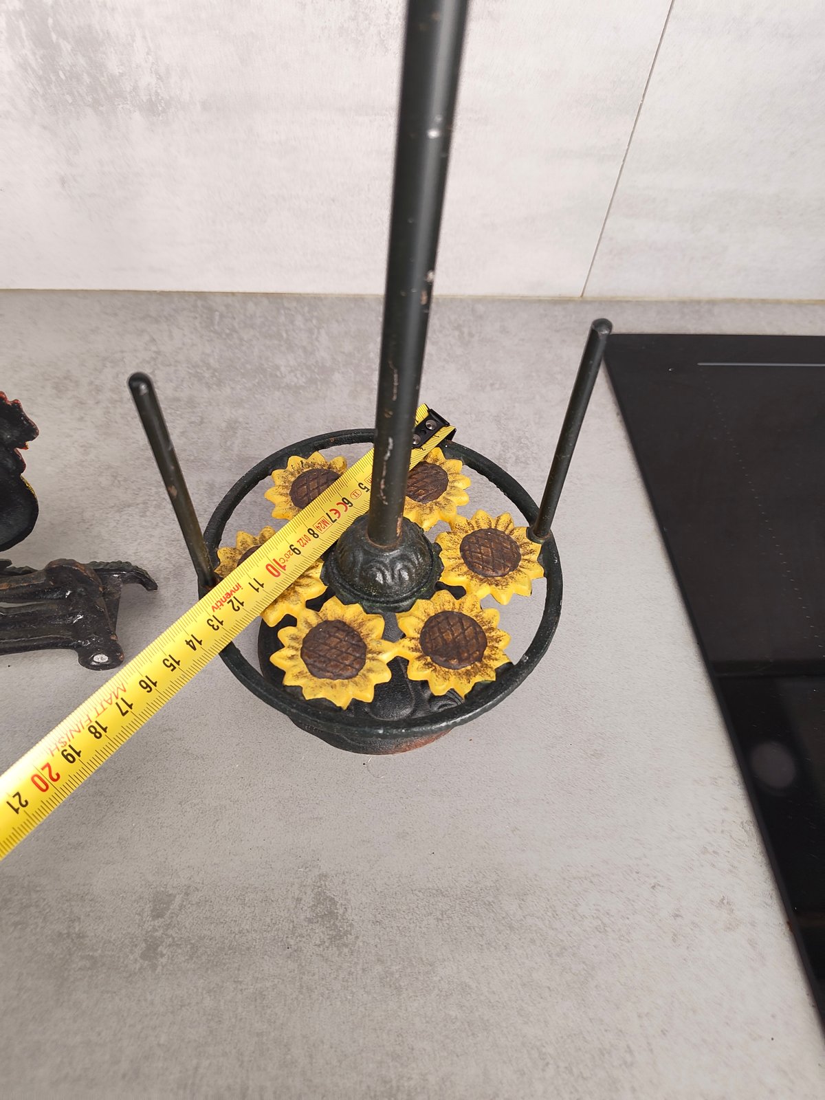 Vintage French Cast Iron Kitchen Set – Rooster Paper Towel Holder & Sunflower Mug Tree — photo 10