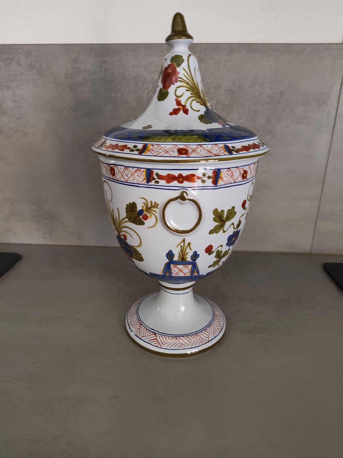 Vintage Italian Hand-Painted Majolica Ceramic Set – Faenza Style Decorative Collection — photo 6