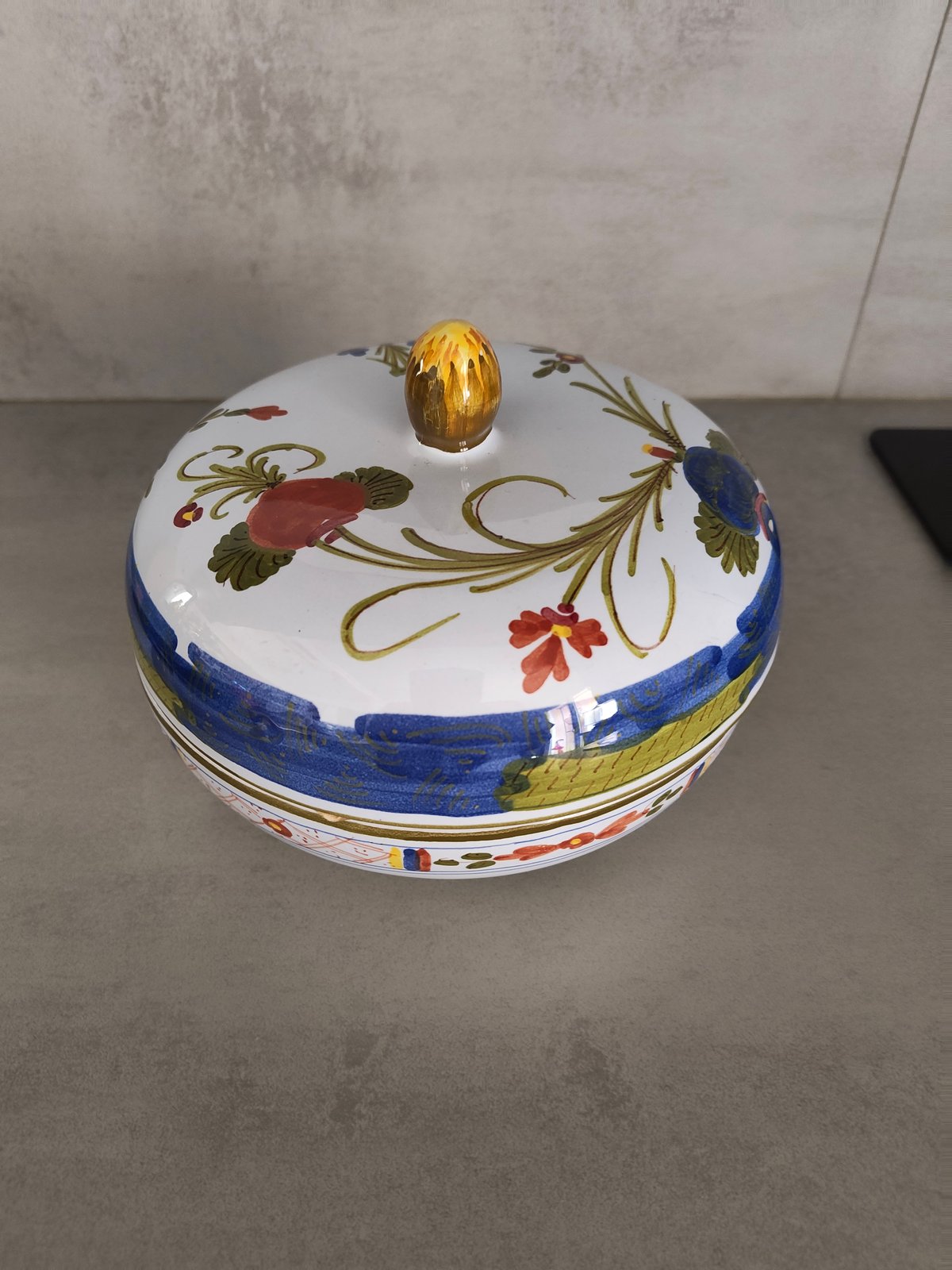 Vintage Italian Hand-Painted Majolica Ceramic Set – Faenza Style Decorative Collection — photo 15